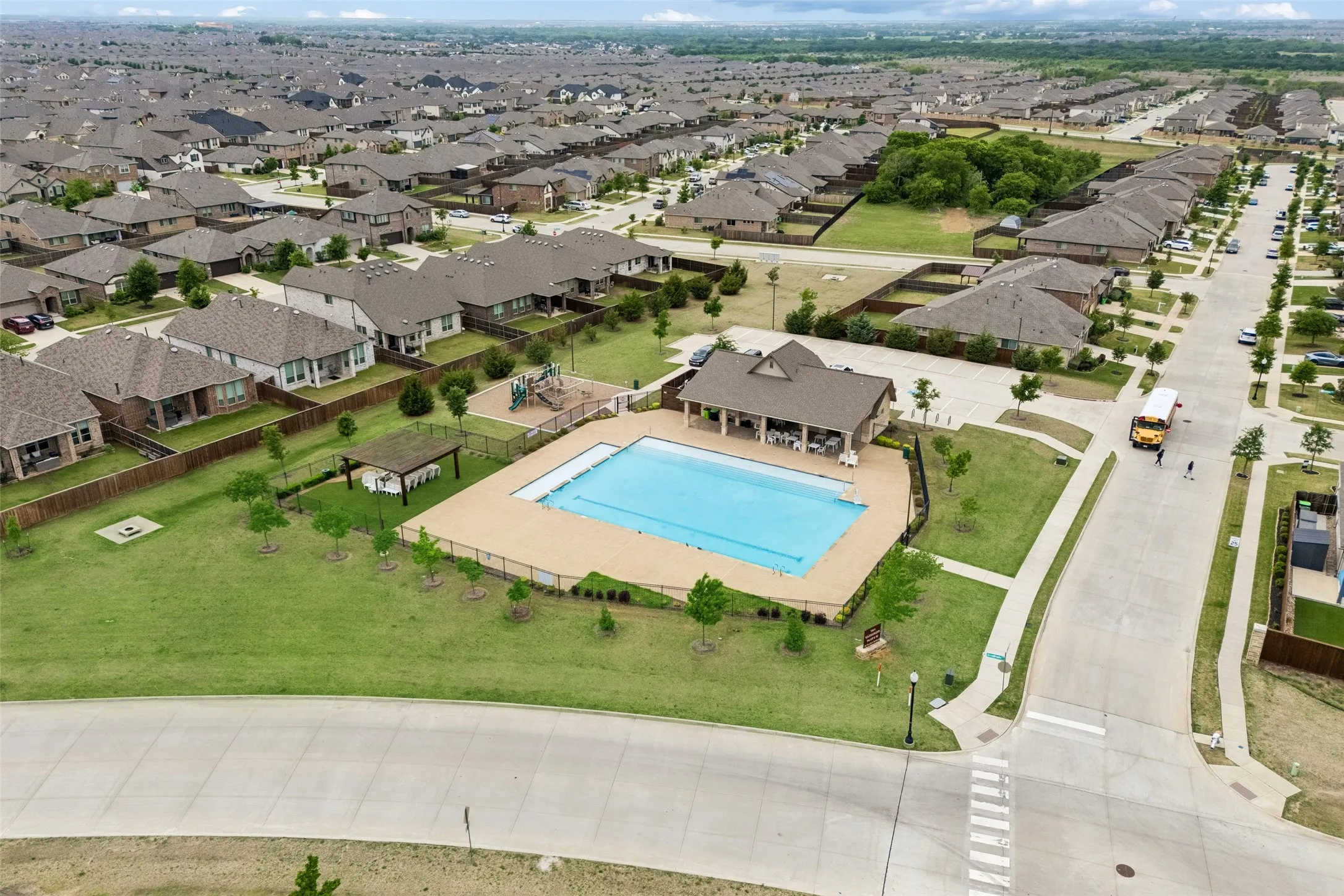 Single Family Residence For Sale in Denton County , 1940 Tomahawk Trail, Aubrey, Texas 76227, 4 Bedroom, 4 Bathroom, 3 Garage spaces, 3,502 Sqft, built in 2020, mls#21397136, Real Estate Agent in Aubrey, Homes For Sale in Denton county, Homes For Sale in Aubrey, Realtor in Aubrey Texas, Real Estate Brokerage Independent Realty Texas, Luminita Cordes Realtor