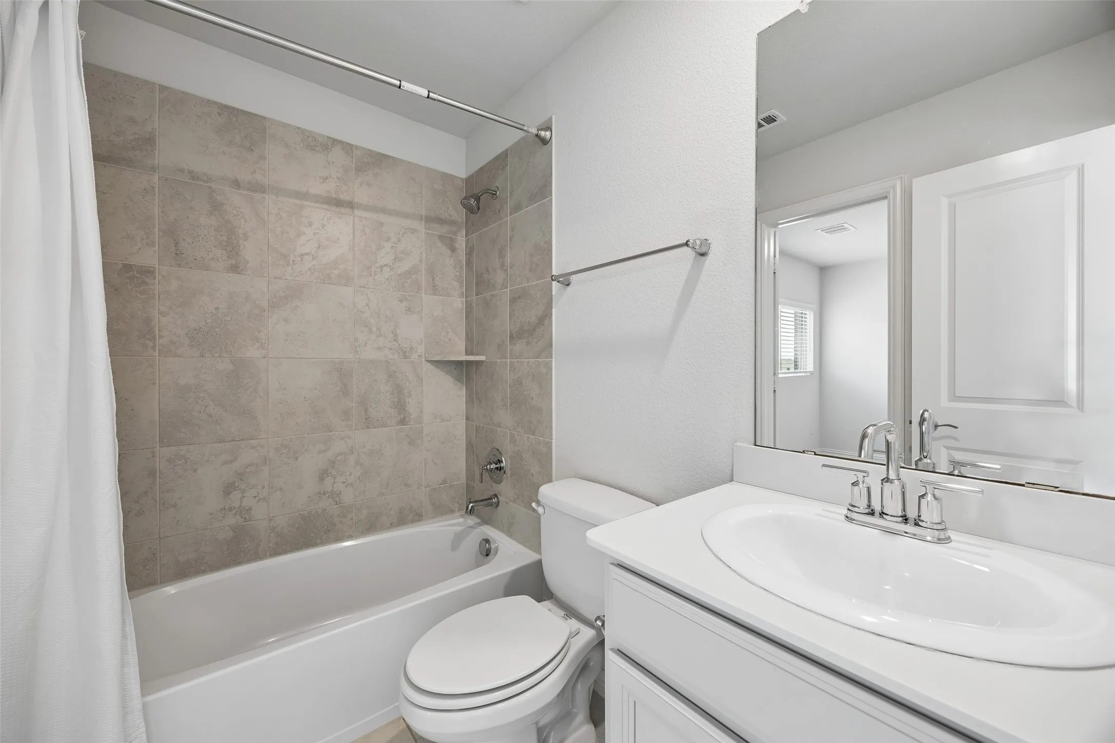 Single Family Residence For Sale in Denton County , 1940 Tomahawk Trail, Aubrey, Texas 76227, 4 Bedroom, 4 Bathroom, 3 Garage spaces, 3,502 Sqft, built in 2020, mls#21397136, Real Estate Agent in Aubrey, Homes For Sale in Denton county, Homes For Sale in Aubrey, Realtor in Aubrey Texas, Real Estate Brokerage Independent Realty Texas, Luminita Cordes Realtor