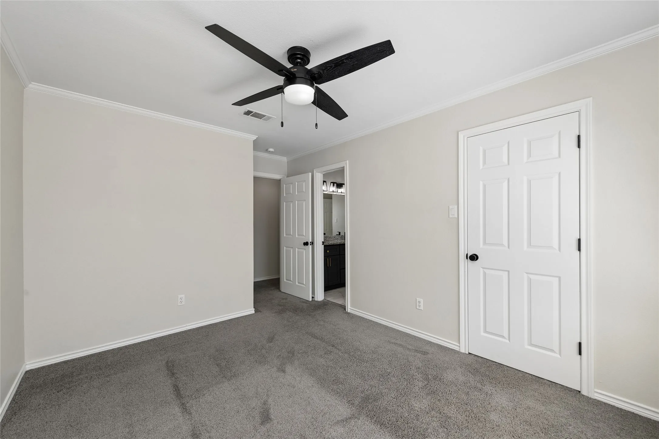 Single Family Residence For Sale in Tarrant County , 6606 Carriage Drive, Colleyville, Texas 76034, 5 Bedroom, 4 Bathroom, 2 Garage spaces, 3,683 Sqft, built in 1993, mls#21386356, Real Estate Agent in Colleyville, Homes For Sale in Tarrant county, Homes For Sale in Colleyville, Realtor in Colleyville Texas, Real Estate Brokerage Independent Realty Texas, Luminita Cordes Realtor