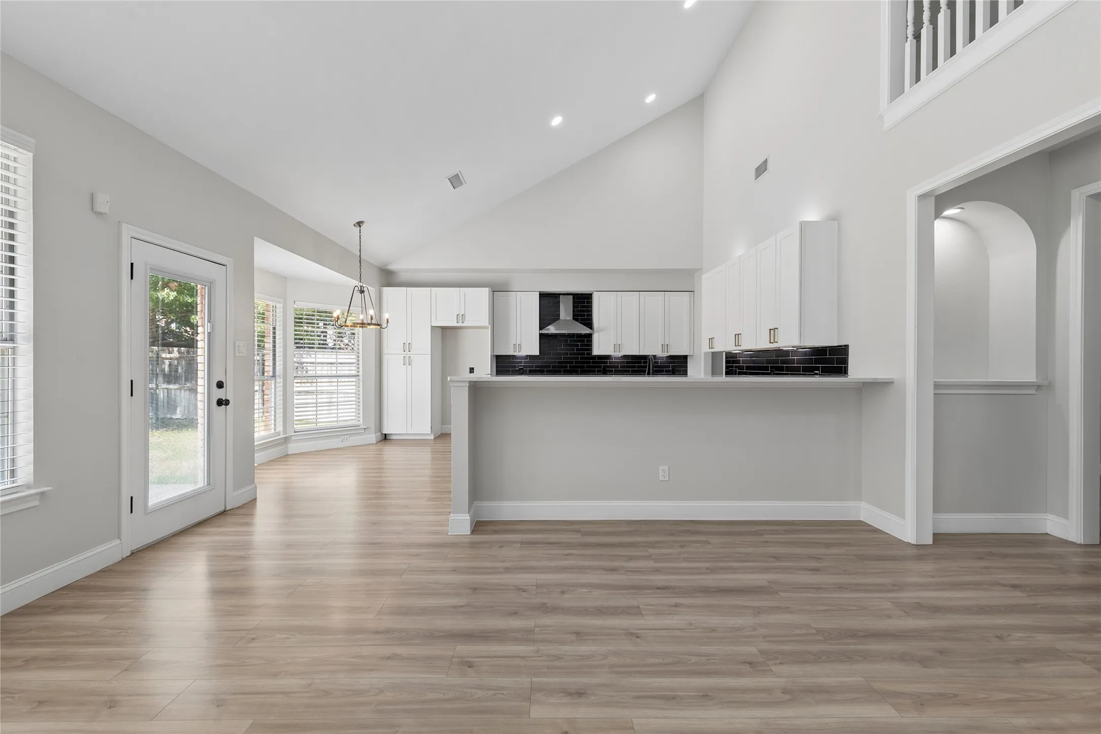 Single Family Residence For Sale in Tarrant County , 6606 Carriage Drive, Colleyville, Texas 76034, 5 Bedroom, 4 Bathroom, 2 Garage spaces, 3,683 Sqft, built in 1993, mls#21386356, Real Estate Agent in Colleyville, Homes For Sale in Tarrant county, Homes For Sale in Colleyville, Realtor in Colleyville Texas, Real Estate Brokerage Independent Realty Texas, Luminita Cordes Realtor