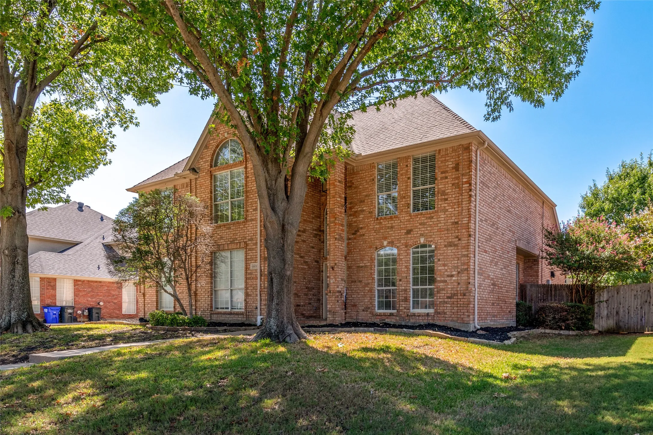 Single Family Residence For Sale in Tarrant County , 6606 Carriage Drive, Colleyville, Texas 76034, 5 Bedroom, 4 Bathroom, 2 Garage spaces, 3,683 Sqft, built in 1993, mls#21386356, Real Estate Agent in Colleyville, Homes For Sale in Tarrant county, Homes For Sale in Colleyville, Realtor in Colleyville Texas, Real Estate Brokerage Independent Realty Texas, Luminita Cordes Realtor