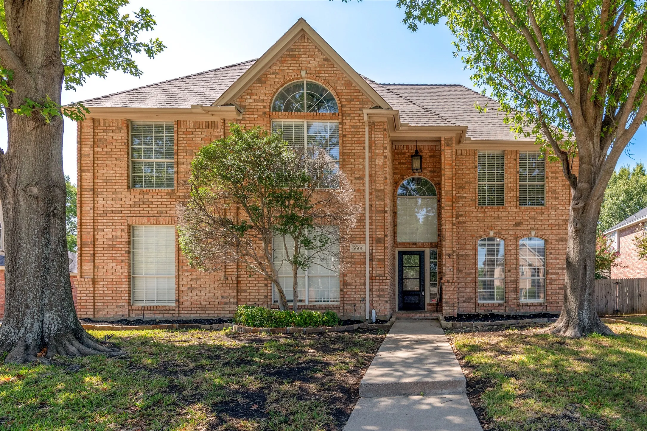 Single Family Residence For Sale in Tarrant County , 6606 Carriage Drive, Colleyville, Texas 76034, 5 Bedroom, 4 Bathroom, 2 Garage spaces, 3,683 Sqft, built in 1993, mls#21386356, Real Estate Agent in Colleyville, Homes For Sale in Tarrant county, Homes For Sale in Colleyville, Realtor in Colleyville Texas, Real Estate Brokerage Independent Realty Texas, Luminita Cordes Realtor