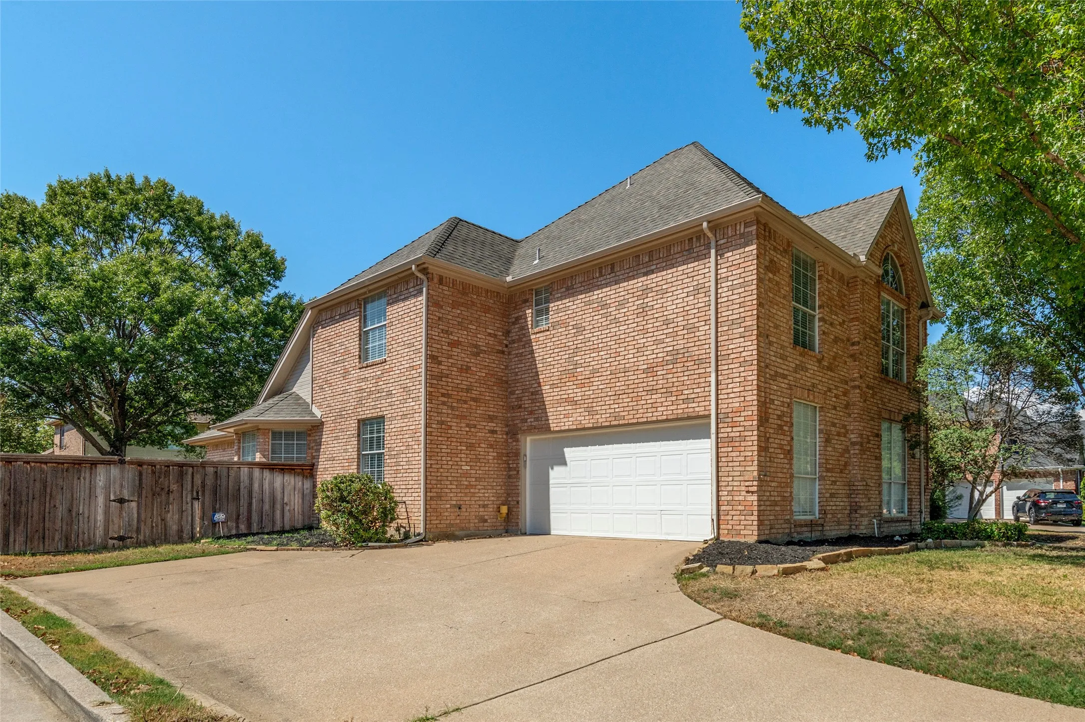 Single Family Residence For Sale in Tarrant County , 6606 Carriage Drive, Colleyville, Texas 76034, 5 Bedroom, 4 Bathroom, 2 Garage spaces, 3,683 Sqft, built in 1993, mls#21386356, Real Estate Agent in Colleyville, Homes For Sale in Tarrant county, Homes For Sale in Colleyville, Realtor in Colleyville Texas, Real Estate Brokerage Independent Realty Texas, Luminita Cordes Realtor