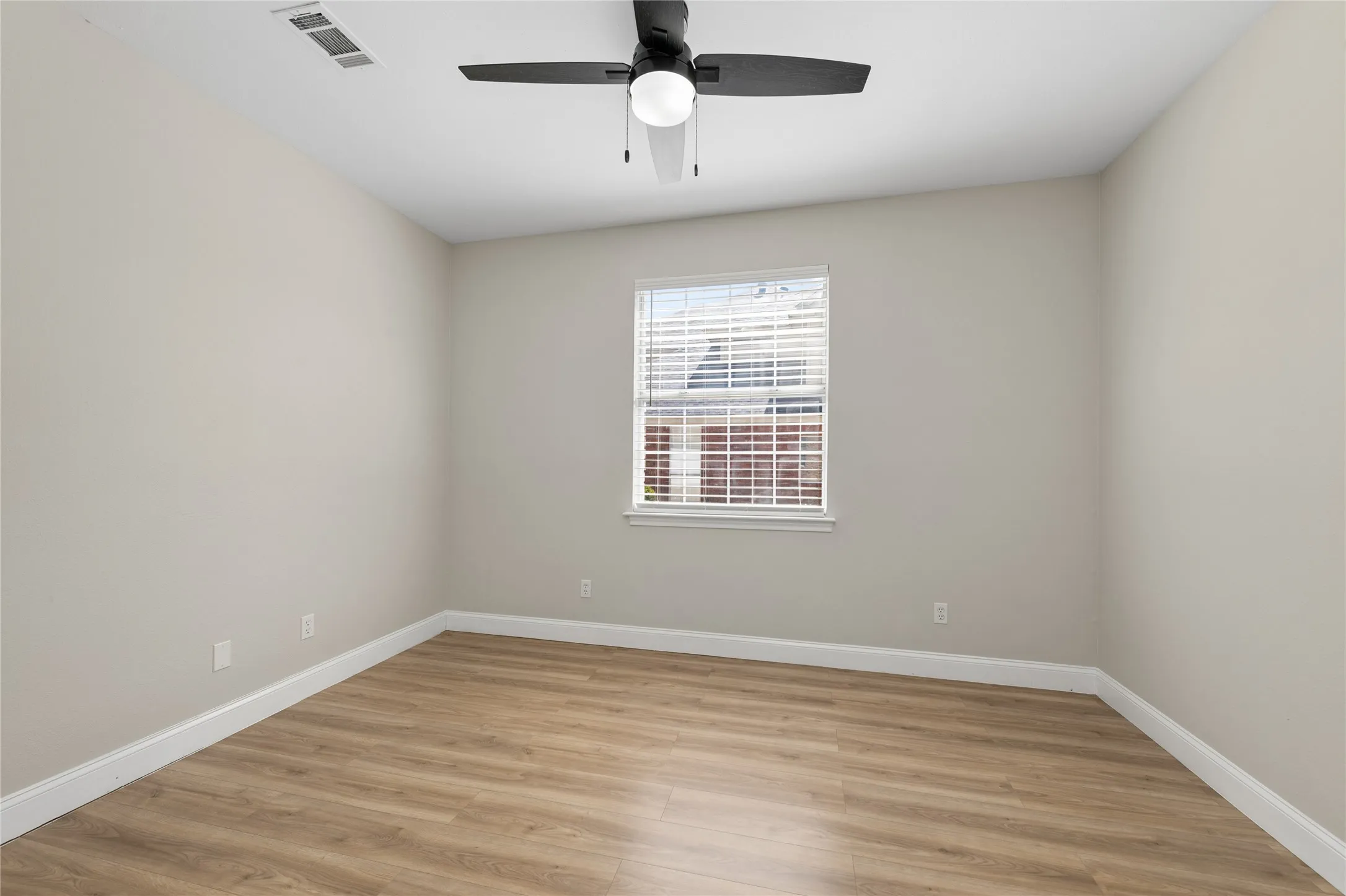 Single Family Residence For Sale in Tarrant County , 6606 Carriage Drive, Colleyville, Texas 76034, 5 Bedroom, 4 Bathroom, 2 Garage spaces, 3,683 Sqft, built in 1993, mls#21386356, Real Estate Agent in Colleyville, Homes For Sale in Tarrant county, Homes For Sale in Colleyville, Realtor in Colleyville Texas, Real Estate Brokerage Independent Realty Texas, Luminita Cordes Realtor