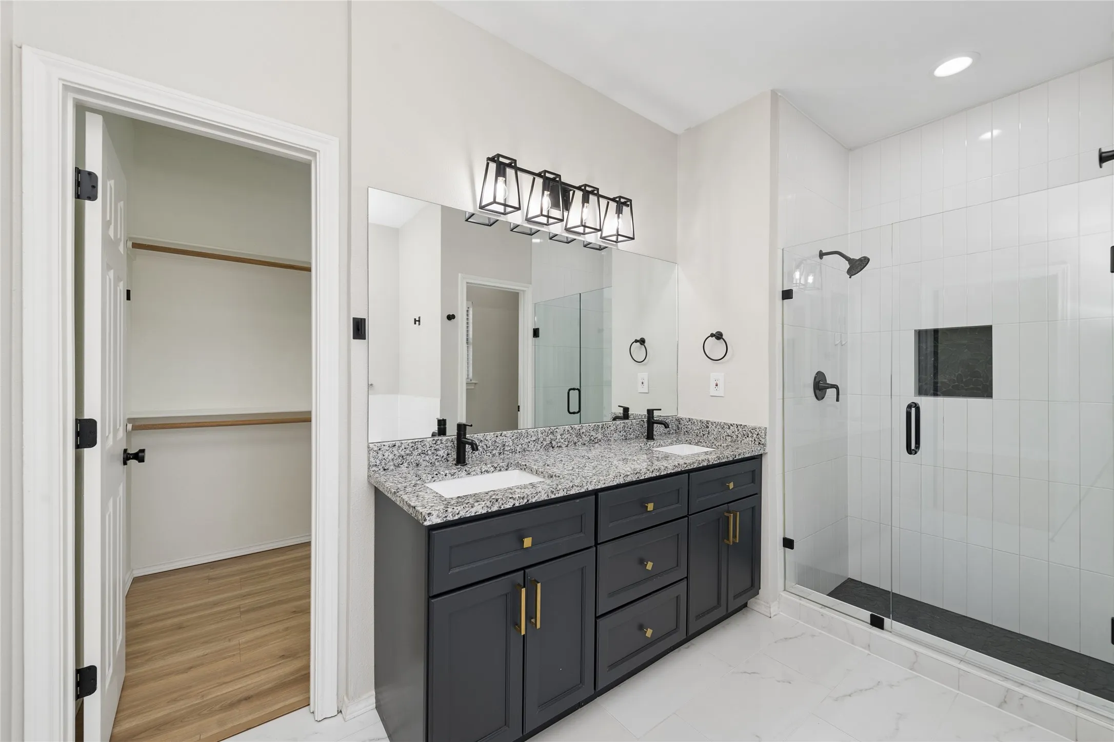 Single Family Residence For Sale in Tarrant County , 6606 Carriage Drive, Colleyville, Texas 76034, 5 Bedroom, 4 Bathroom, 2 Garage spaces, 3,683 Sqft, built in 1993, mls#21386356, Real Estate Agent in Colleyville, Homes For Sale in Tarrant county, Homes For Sale in Colleyville, Realtor in Colleyville Texas, Real Estate Brokerage Independent Realty Texas, Luminita Cordes Realtor