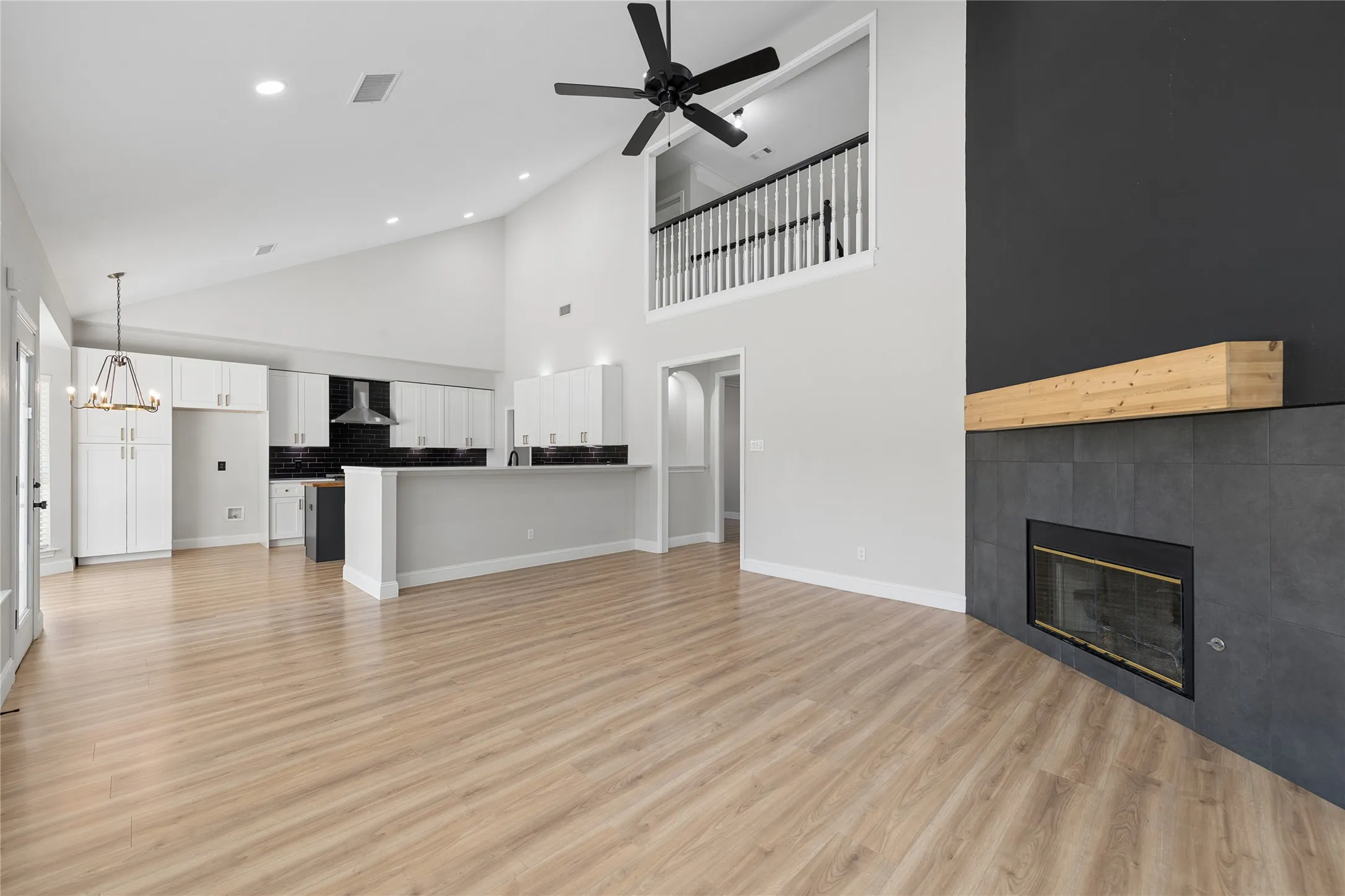 Single Family Residence For Sale in Tarrant County , 6606 Carriage Drive, Colleyville, Texas 76034, 5 Bedroom, 4 Bathroom, 2 Garage spaces, 3,683 Sqft, built in 1993, mls#21386356, Real Estate Agent in Colleyville, Homes For Sale in Tarrant county, Homes For Sale in Colleyville, Realtor in Colleyville Texas, Real Estate Brokerage Independent Realty Texas, Luminita Cordes Realtor