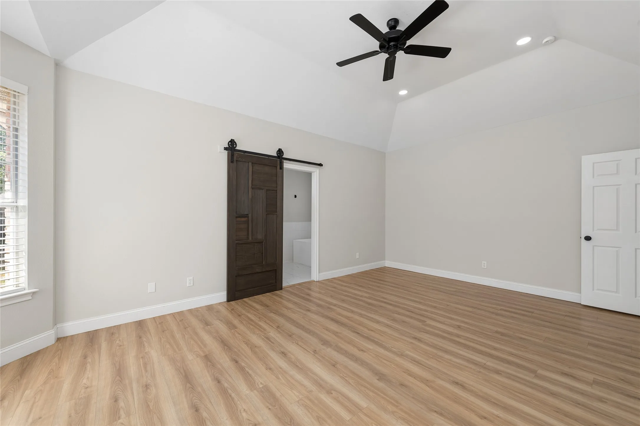 Single Family Residence For Sale in Tarrant County , 6606 Carriage Drive, Colleyville, Texas 76034, 5 Bedroom, 4 Bathroom, 2 Garage spaces, 3,683 Sqft, built in 1993, mls#21386356, Real Estate Agent in Colleyville, Homes For Sale in Tarrant county, Homes For Sale in Colleyville, Realtor in Colleyville Texas, Real Estate Brokerage Independent Realty Texas, Luminita Cordes Realtor