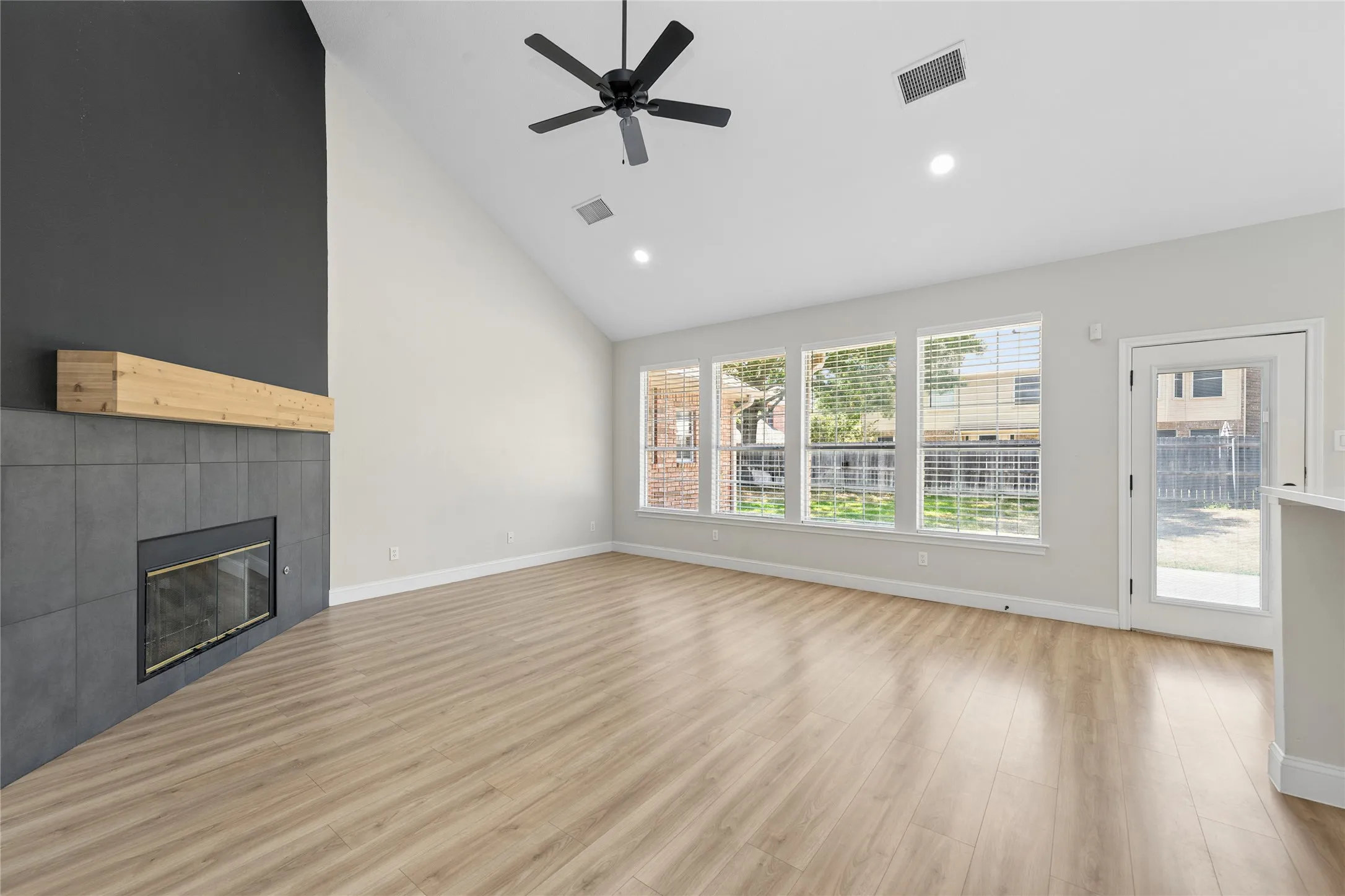 Single Family Residence For Sale in Tarrant County , 6606 Carriage Drive, Colleyville, Texas 76034, 5 Bedroom, 4 Bathroom, 2 Garage spaces, 3,683 Sqft, built in 1993, mls#21386356, Real Estate Agent in Colleyville, Homes For Sale in Tarrant county, Homes For Sale in Colleyville, Realtor in Colleyville Texas, Real Estate Brokerage Independent Realty Texas, Luminita Cordes Realtor