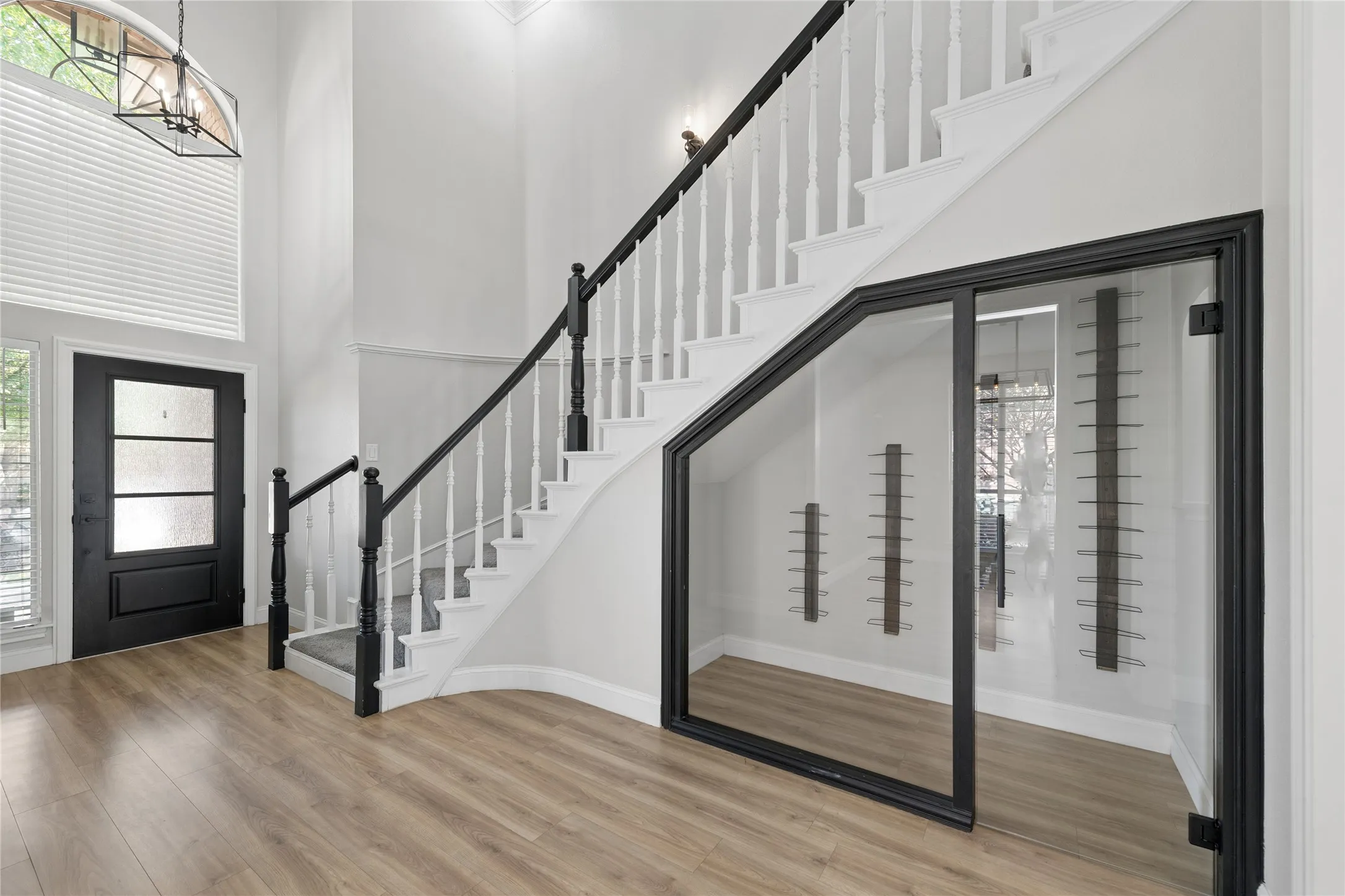 Single Family Residence For Sale in Tarrant County , 6606 Carriage Drive, Colleyville, Texas 76034, 5 Bedroom, 4 Bathroom, 2 Garage spaces, 3,683 Sqft, built in 1993, mls#21386356, Real Estate Agent in Colleyville, Homes For Sale in Tarrant county, Homes For Sale in Colleyville, Realtor in Colleyville Texas, Real Estate Brokerage Independent Realty Texas, Luminita Cordes Realtor