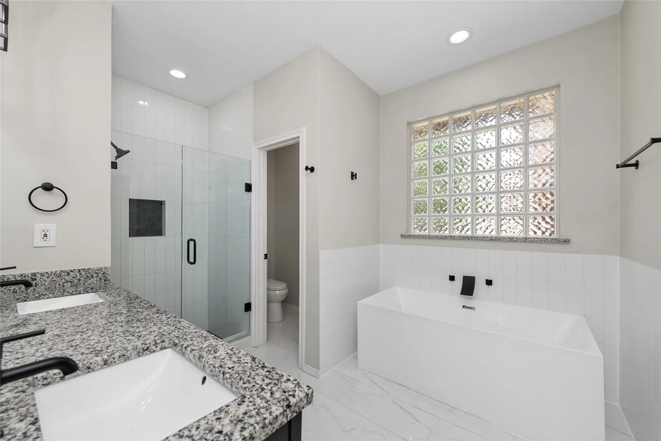 Single Family Residence For Sale in Tarrant County , 6606 Carriage Drive, Colleyville, Texas 76034, 5 Bedroom, 4 Bathroom, 2 Garage spaces, 3,683 Sqft, built in 1993, mls#21386356, Real Estate Agent in Colleyville, Homes For Sale in Tarrant county, Homes For Sale in Colleyville, Realtor in Colleyville Texas, Real Estate Brokerage Independent Realty Texas, Luminita Cordes Realtor