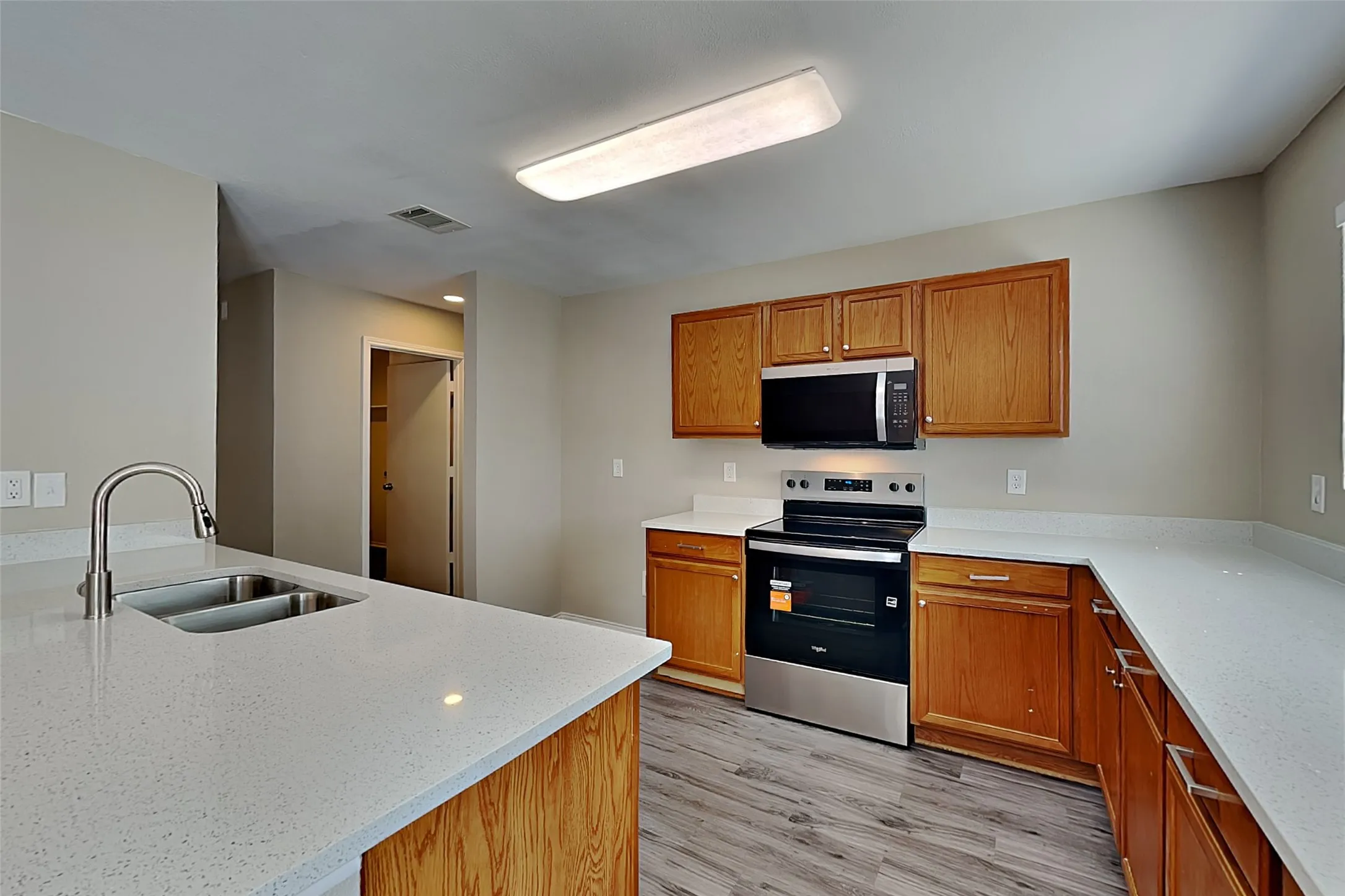 Single Family Residence For Rent in Tarrant County , 4848 Trail Hollow Drive, Fort Worth, Texas 76244, 3 Bedroom, 2 Bathroom, 2 Garage spaces, 1,654 Sqft, built in 2005, mls#21397454, Real Estate Agent in Fort Worth, Homes For Rent in Tarrant county, Homes For Rent in Fort Worth, Realtor in Fort Worth Texas, Real Estate Brokerage Independent Realty Texas, Luminita Cordes Realtor