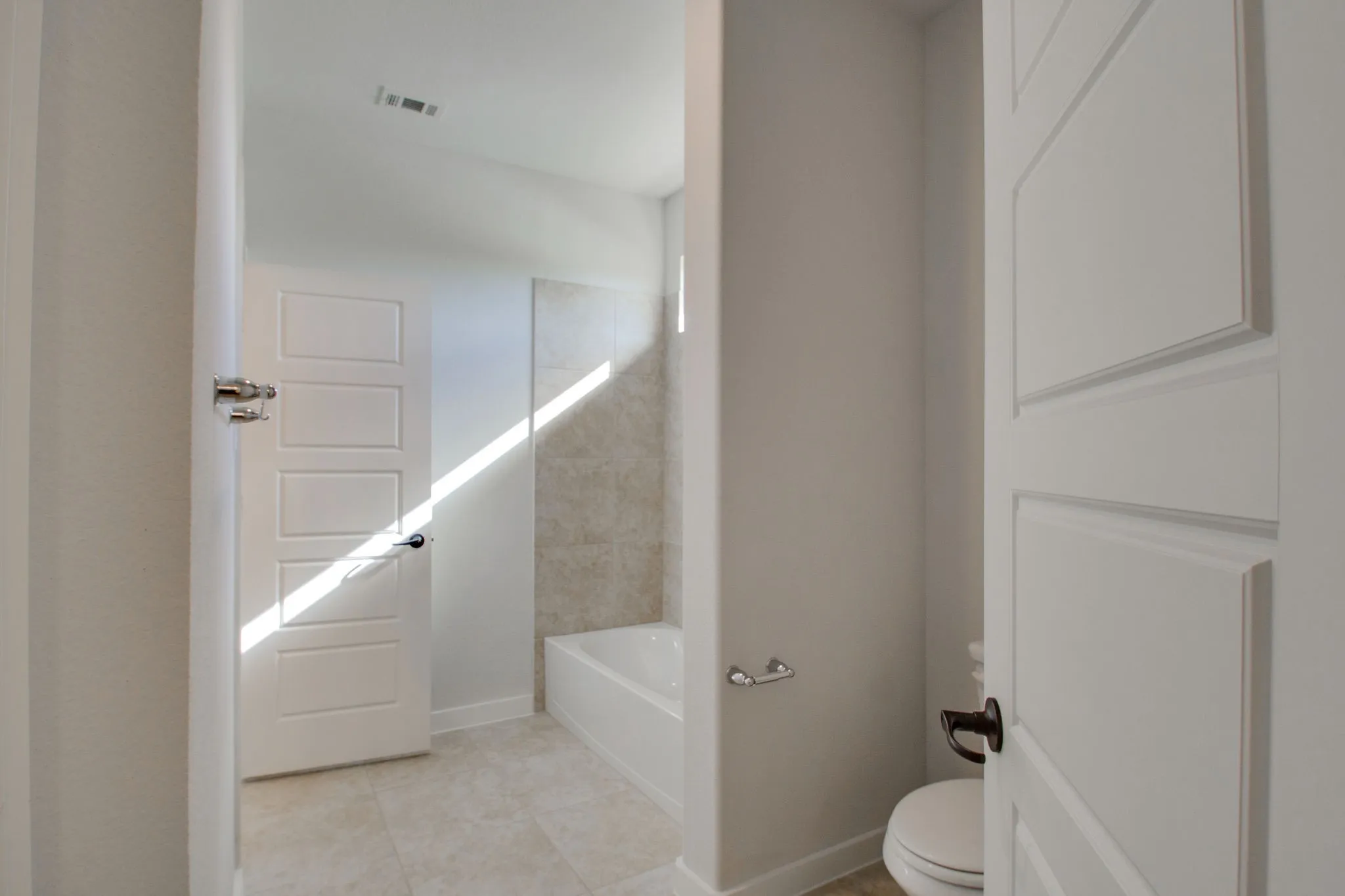 Single Family Residence For Rent in Tarrant County , 7612 Spring Drive, Watauga, Texas 76148, 4 Bedroom, 3 Bathroom, 2 Garage spaces, 2,698 Sqft, built in 2018, mls#21397458, Real Estate Agent in Watauga, Homes For Rent in Tarrant county, Homes For Rent in Watauga, Realtor in Watauga Texas, Real Estate Brokerage Independent Realty Texas, Luminita Cordes Realtor