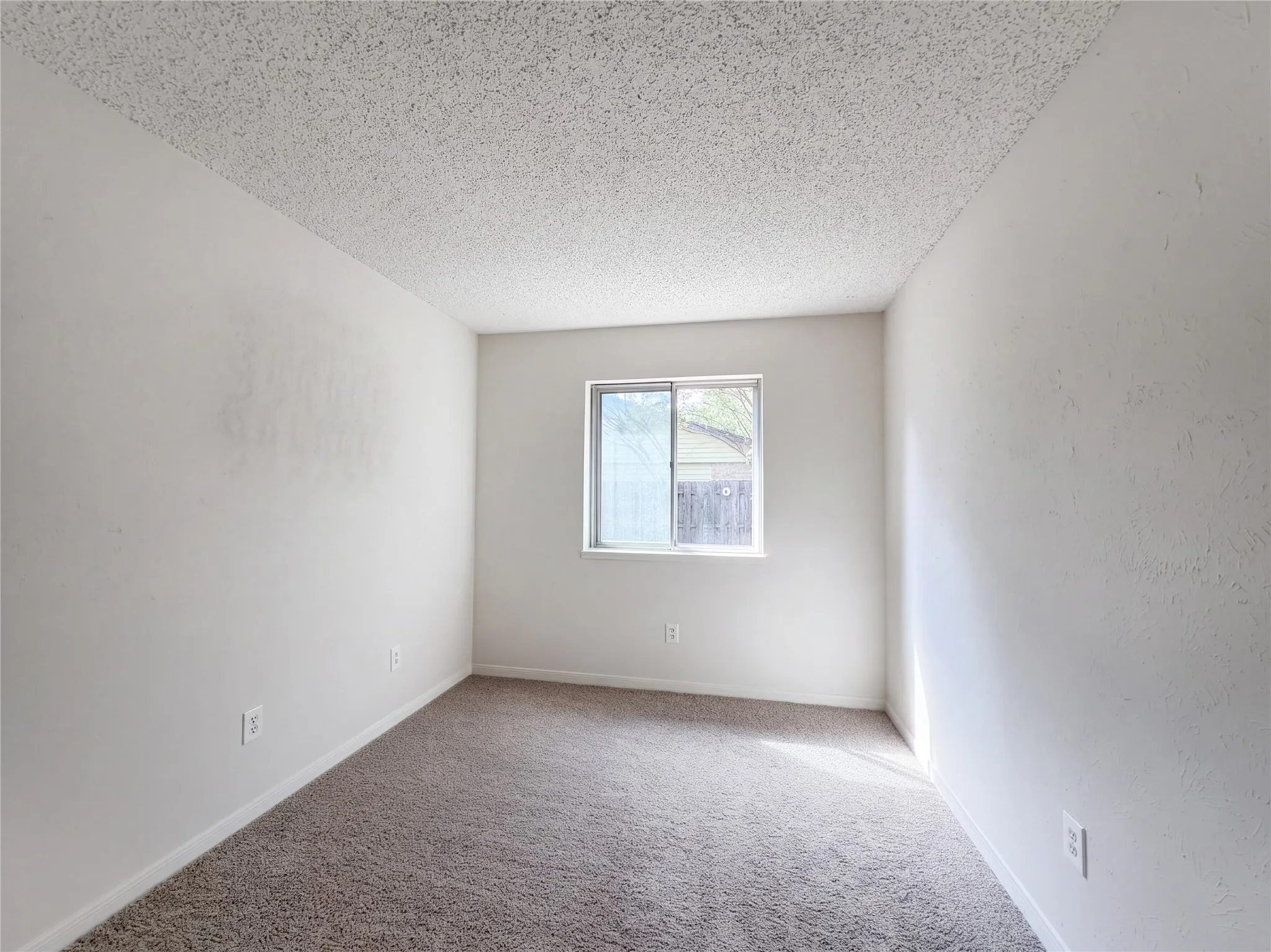 Single Family Residence For Sale in Tarrant County , 2610 Fallcreek Street, Arlington, Texas 76014, 3 Bedroom, 2 Bathroom, Garage spaces, 1,582 Sqft, built in 1974, mls#21396938, Real Estate Agent in Arlington, Homes For Sale in Tarrant county, Homes For Sale in Arlington, Realtor in Arlington Texas, Real Estate Brokerage Independent Realty Texas, Luminita Cordes Realtor