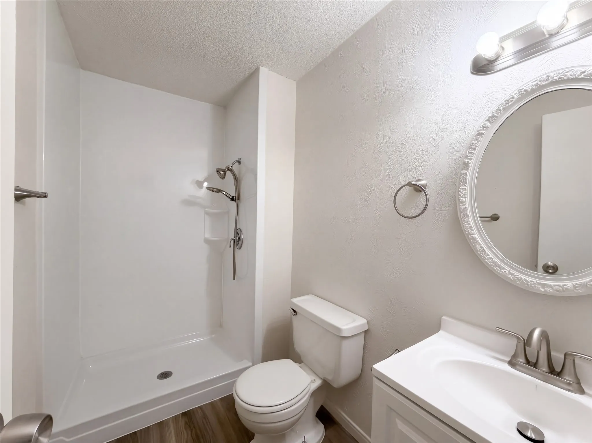 Single Family Residence For Sale in Tarrant County , 2610 Fallcreek Street, Arlington, Texas 76014, 3 Bedroom, 2 Bathroom, Garage spaces, 1,582 Sqft, built in 1974, mls#21396938, Real Estate Agent in Arlington, Homes For Sale in Tarrant county, Homes For Sale in Arlington, Realtor in Arlington Texas, Real Estate Brokerage Independent Realty Texas, Luminita Cordes Realtor