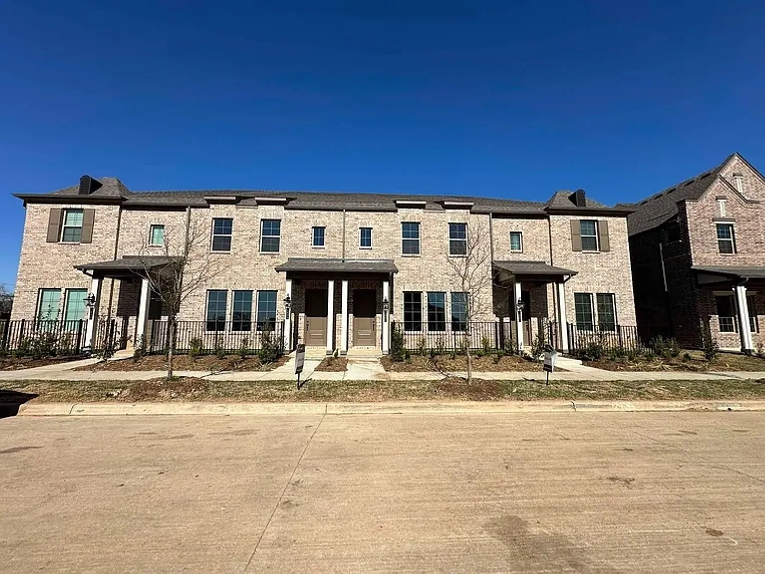 Townhouse For Rent in Tarrant County , 2422 Bulin Drive, Mansfield, Texas 76063, 3 Bedroom, 3 Bathroom, 2 Garage spaces, 1,690 Sqft, built in 2024, mls#21393122, Real Estate Agent in Mansfield, Homes For Rent in Tarrant county, Homes For Rent in Mansfield, Realtor in Mansfield Texas, Real Estate Brokerage Independent Realty Texas, Luminita Cordes Realtor