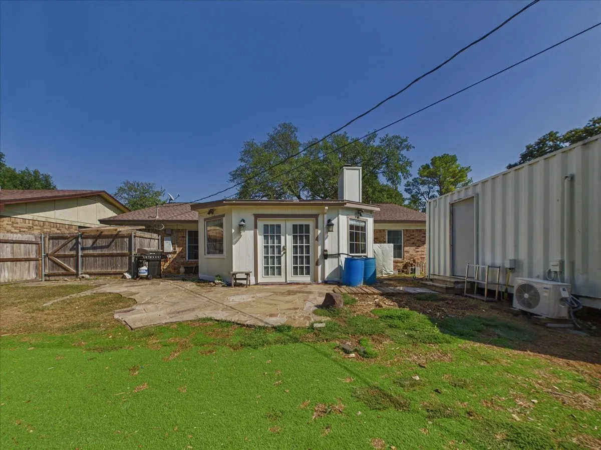 Single Family Residence For Rent in Tarrant County , 1112 Fox River Lane, Fort Worth, Texas 76120, 3 Bedroom, 2 Bathroom, 2 Garage spaces, 1,374 Sqft, built in 1980, mls#21397413, Real Estate Agent in Fort Worth, Homes For Rent in Tarrant county, Homes For Rent in Fort Worth, Realtor in Fort Worth Texas, Real Estate Brokerage Independent Realty Texas, Luminita Cordes Realtor