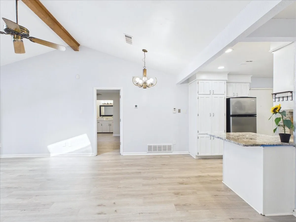 Single Family Residence For Rent in Tarrant County , 1112 Fox River Lane, Fort Worth, Texas 76120, 3 Bedroom, 2 Bathroom, 2 Garage spaces, 1,374 Sqft, built in 1980, mls#21397413, Real Estate Agent in Fort Worth, Homes For Rent in Tarrant county, Homes For Rent in Fort Worth, Realtor in Fort Worth Texas, Real Estate Brokerage Independent Realty Texas, Luminita Cordes Realtor