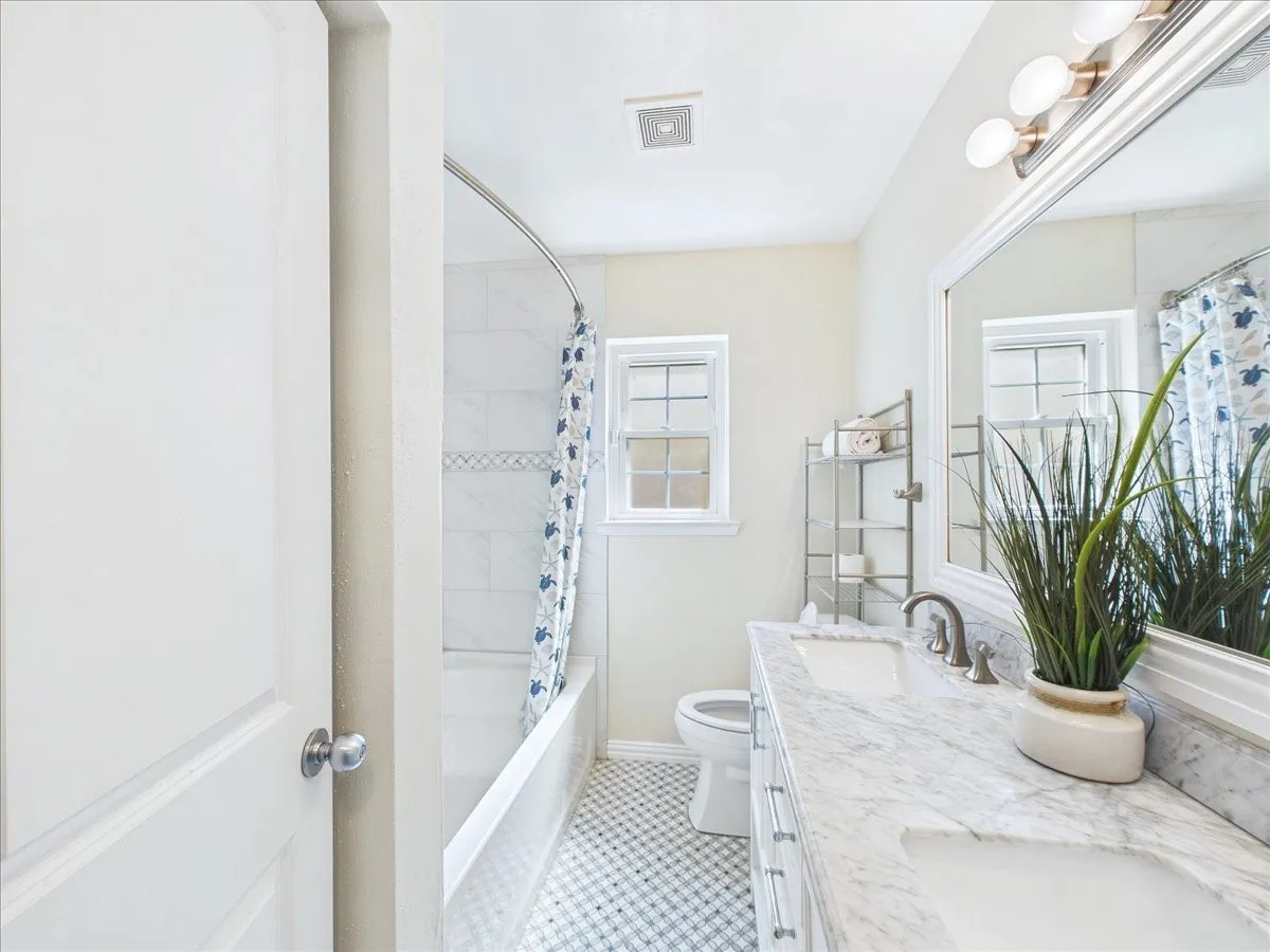 Single Family Residence For Rent in Tarrant County , 1112 Fox River Lane, Fort Worth, Texas 76120, 3 Bedroom, 2 Bathroom, 2 Garage spaces, 1,374 Sqft, built in 1980, mls#21397413, Real Estate Agent in Fort Worth, Homes For Rent in Tarrant county, Homes For Rent in Fort Worth, Realtor in Fort Worth Texas, Real Estate Brokerage Independent Realty Texas, Luminita Cordes Realtor
