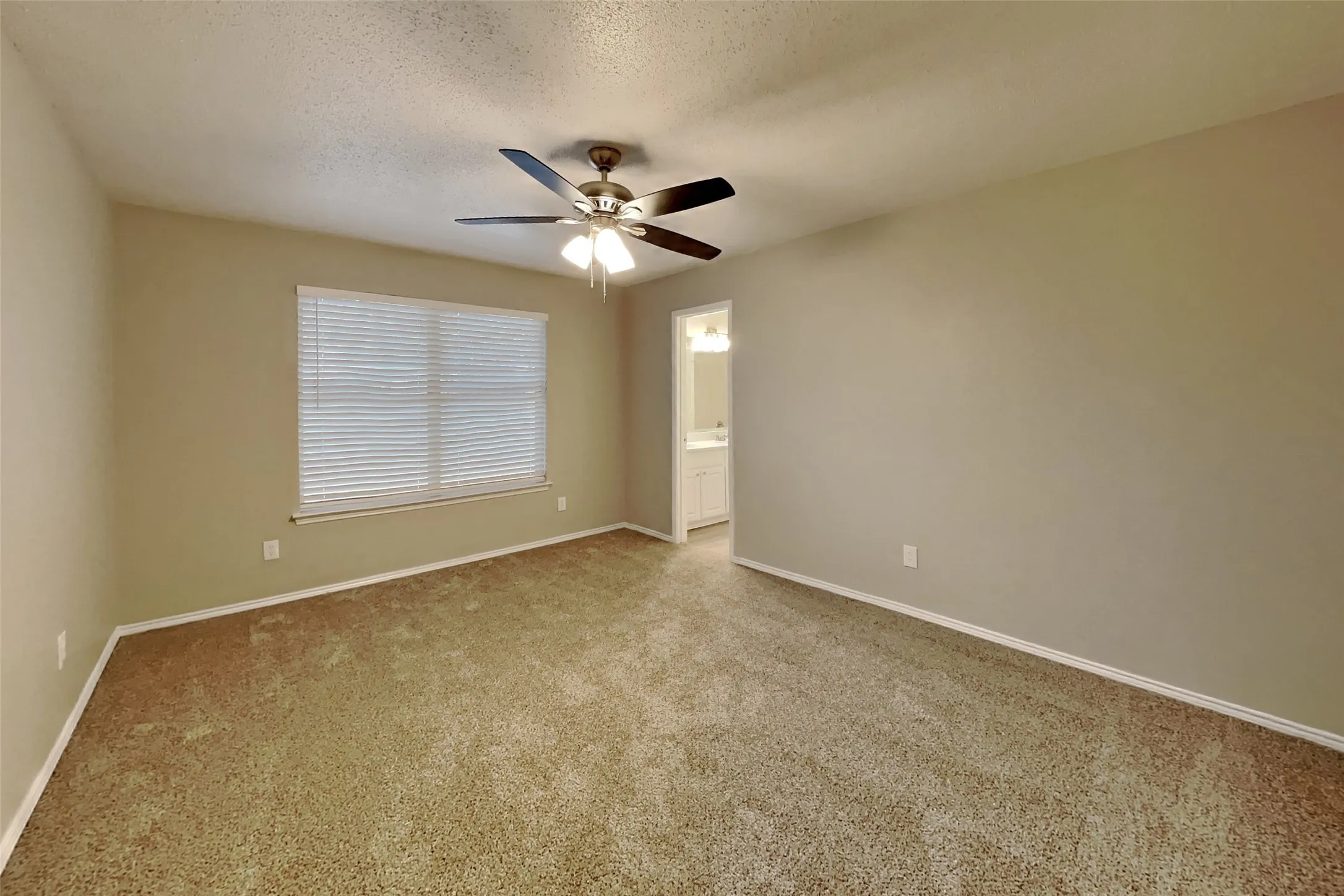 Single Family Residence For Rent in Tarrant County , 5615 Alicante Drive, Arlington, Texas 76017, 3 Bedroom, 2 Bathroom, 2 Garage spaces, 1,484 Sqft, built in 1998, mls#21397468, Real Estate Agent in Arlington, Homes For Rent in Tarrant county, Homes For Rent in Arlington, Realtor in Arlington Texas, Real Estate Brokerage Independent Realty Texas, Luminita Cordes Realtor
