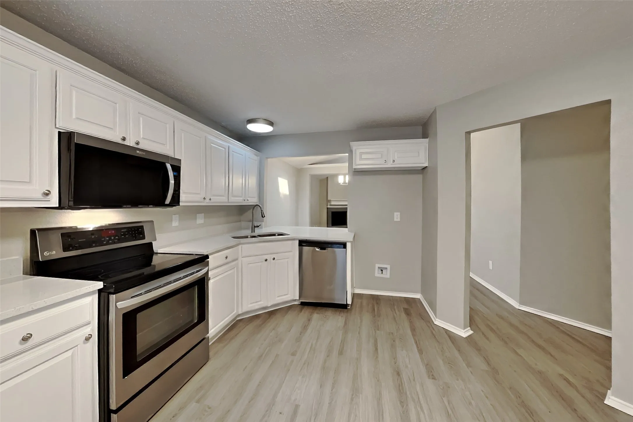 Single Family Residence For Rent in Tarrant County , 5615 Alicante Drive, Arlington, Texas 76017, 3 Bedroom, 2 Bathroom, 2 Garage spaces, 1,484 Sqft, built in 1998, mls#21397468, Real Estate Agent in Arlington, Homes For Rent in Tarrant county, Homes For Rent in Arlington, Realtor in Arlington Texas, Real Estate Brokerage Independent Realty Texas, Luminita Cordes Realtor