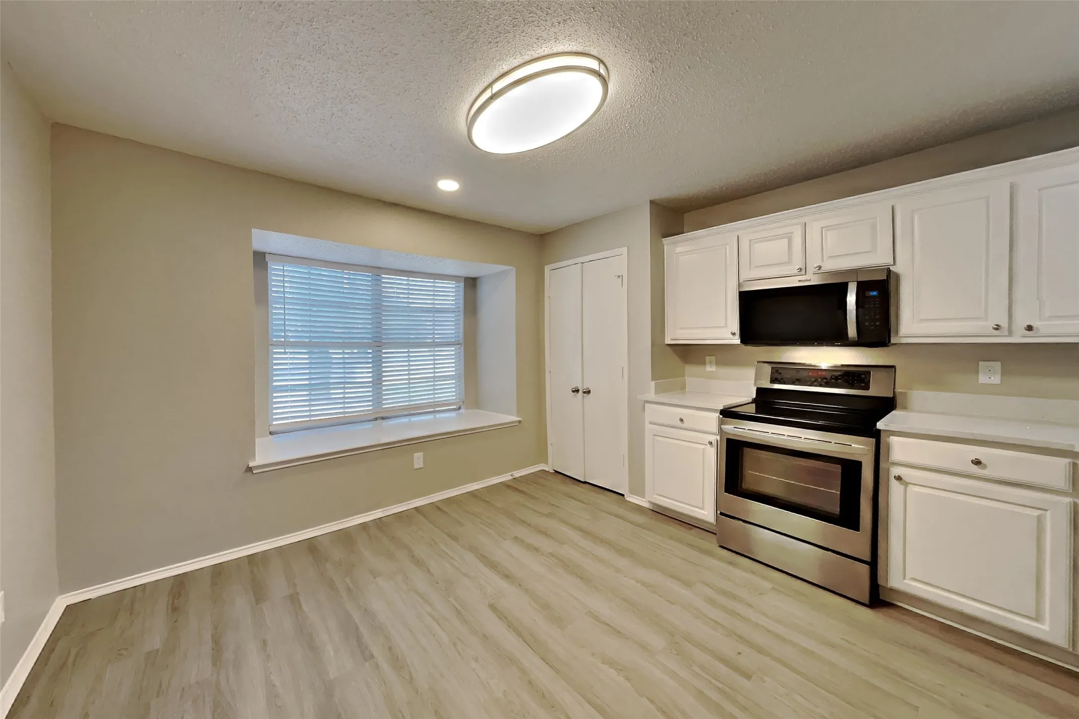 Single Family Residence For Rent in Tarrant County , 5615 Alicante Drive, Arlington, Texas 76017, 3 Bedroom, 2 Bathroom, 2 Garage spaces, 1,484 Sqft, built in 1998, mls#21397468, Real Estate Agent in Arlington, Homes For Rent in Tarrant county, Homes For Rent in Arlington, Realtor in Arlington Texas, Real Estate Brokerage Independent Realty Texas, Luminita Cordes Realtor