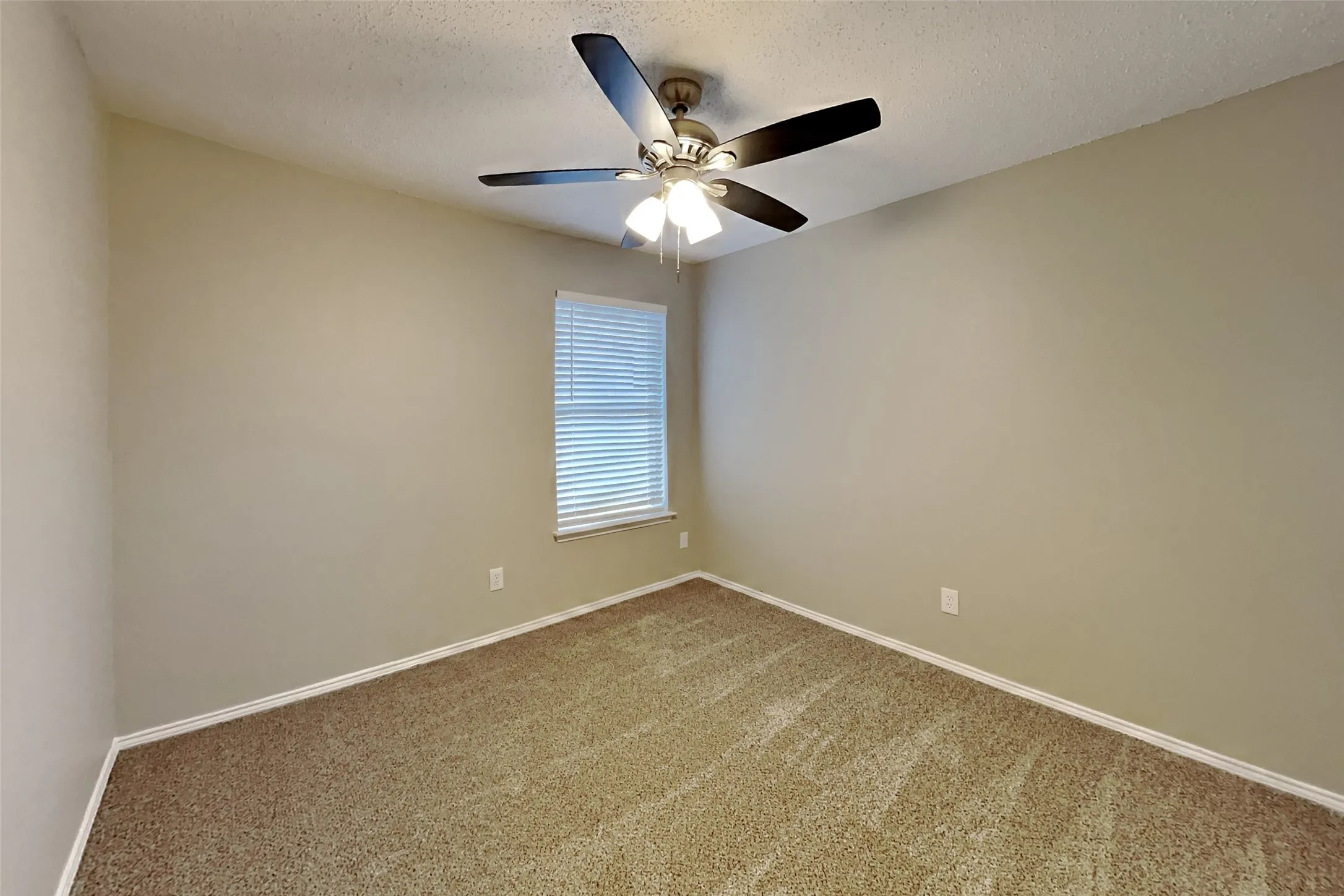 Single Family Residence For Rent in Tarrant County , 5615 Alicante Drive, Arlington, Texas 76017, 3 Bedroom, 2 Bathroom, 2 Garage spaces, 1,484 Sqft, built in 1998, mls#21397468, Real Estate Agent in Arlington, Homes For Rent in Tarrant county, Homes For Rent in Arlington, Realtor in Arlington Texas, Real Estate Brokerage Independent Realty Texas, Luminita Cordes Realtor