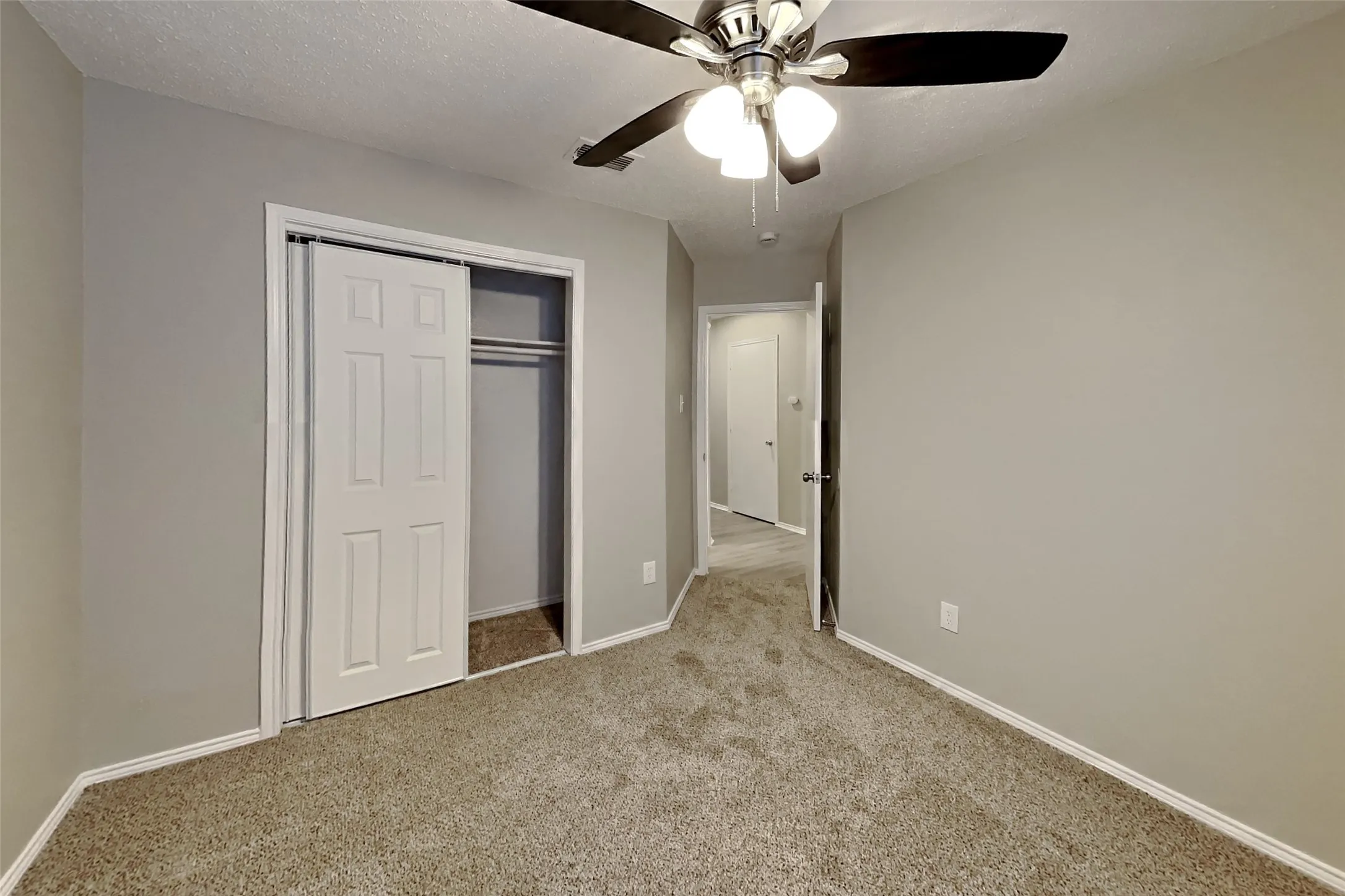 Single Family Residence For Rent in Tarrant County , 5615 Alicante Drive, Arlington, Texas 76017, 3 Bedroom, 2 Bathroom, 2 Garage spaces, 1,484 Sqft, built in 1998, mls#21397468, Real Estate Agent in Arlington, Homes For Rent in Tarrant county, Homes For Rent in Arlington, Realtor in Arlington Texas, Real Estate Brokerage Independent Realty Texas, Luminita Cordes Realtor
