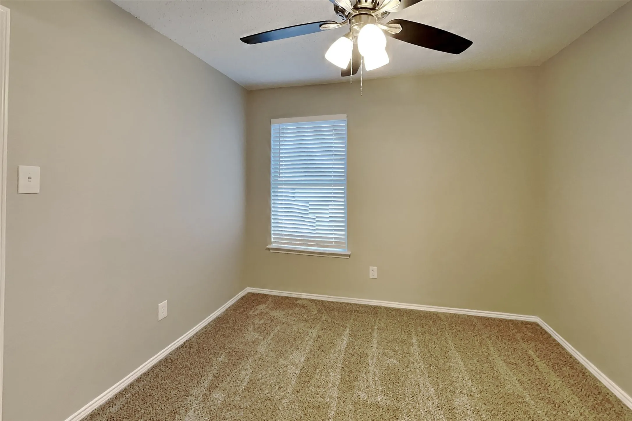 Single Family Residence For Rent in Tarrant County , 5615 Alicante Drive, Arlington, Texas 76017, 3 Bedroom, 2 Bathroom, 2 Garage spaces, 1,484 Sqft, built in 1998, mls#21397468, Real Estate Agent in Arlington, Homes For Rent in Tarrant county, Homes For Rent in Arlington, Realtor in Arlington Texas, Real Estate Brokerage Independent Realty Texas, Luminita Cordes Realtor