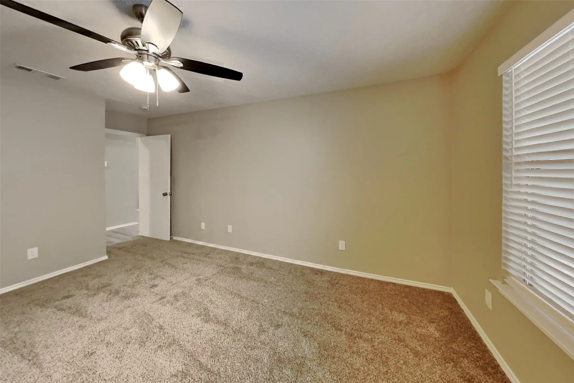 Single Family Residence For Rent in Tarrant County , 5615 Alicante Drive, Arlington, Texas 76017, 3 Bedroom, 2 Bathroom, 2 Garage spaces, 1,484 Sqft, built in 1998, mls#21397468, Real Estate Agent in Arlington, Homes For Rent in Tarrant county, Homes For Rent in Arlington, Realtor in Arlington Texas, Real Estate Brokerage Independent Realty Texas, Luminita Cordes Realtor