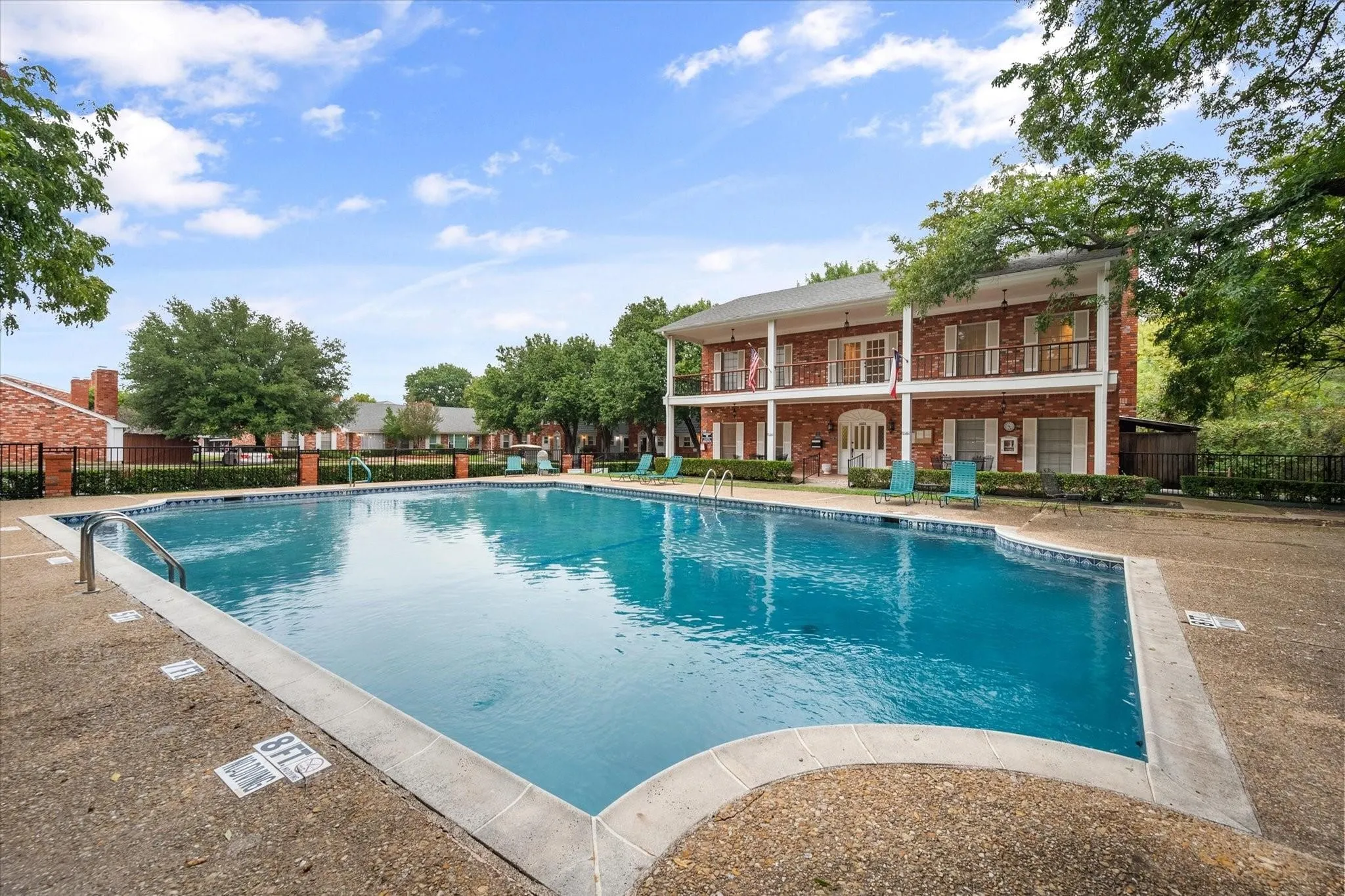 Townhouse For Rent in Tarrant County , 1095 Roaring Springs Road, Fort Worth, Texas 76114, 2 Bedroom, 2 Bathroom, Garage spaces, 1,156 Sqft, built in 1970, mls#21397473, Real Estate Agent in Fort Worth, Homes For Rent in Tarrant county, Homes For Rent in Fort Worth, Realtor in Fort Worth Texas, Real Estate Brokerage Independent Realty Texas, Luminita Cordes Realtor
