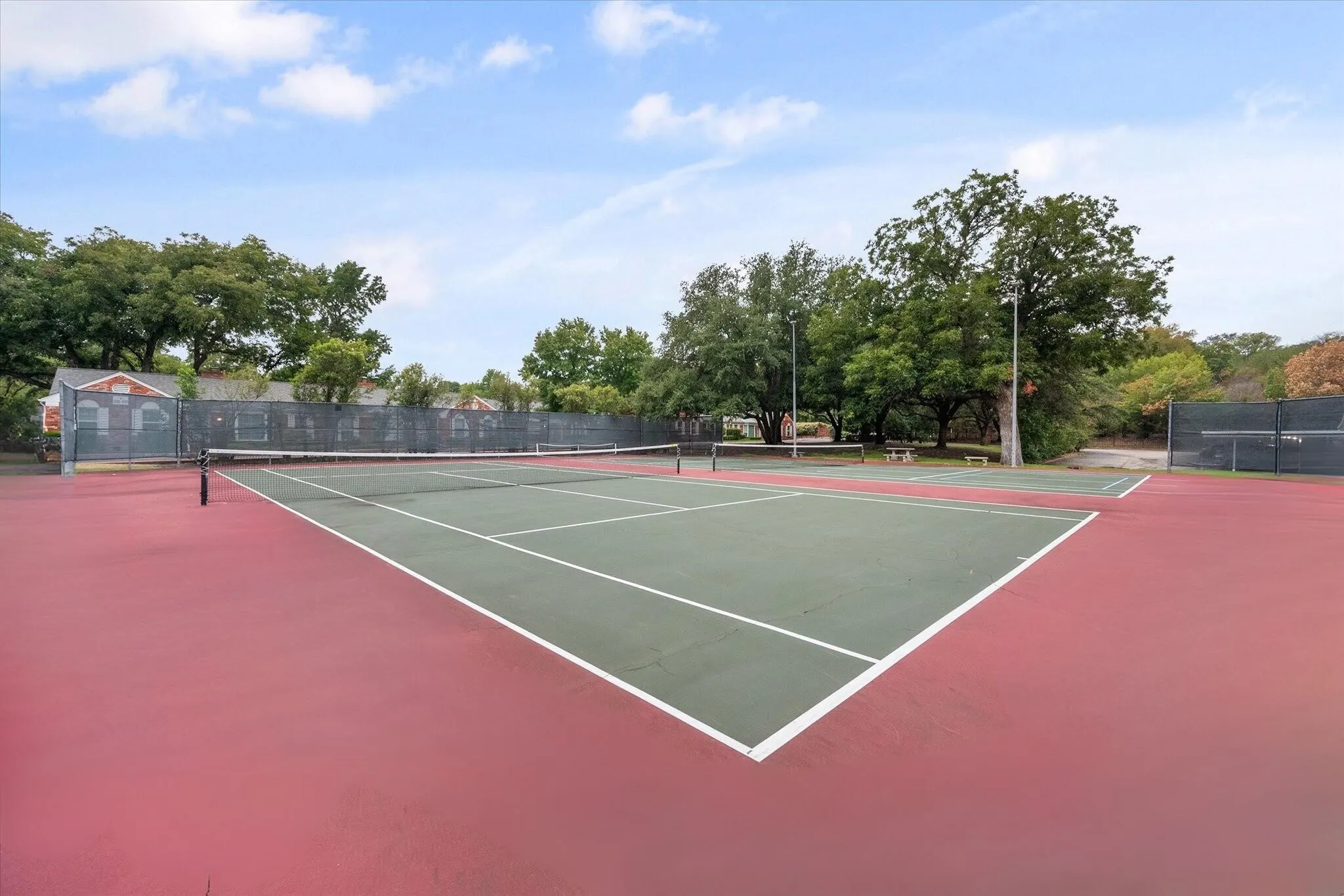 Townhouse For Rent in Tarrant County , 1095 Roaring Springs Road, Fort Worth, Texas 76114, 2 Bedroom, 2 Bathroom, Garage spaces, 1,156 Sqft, built in 1970, mls#21397473, Real Estate Agent in Fort Worth, Homes For Rent in Tarrant county, Homes For Rent in Fort Worth, Realtor in Fort Worth Texas, Real Estate Brokerage Independent Realty Texas, Luminita Cordes Realtor