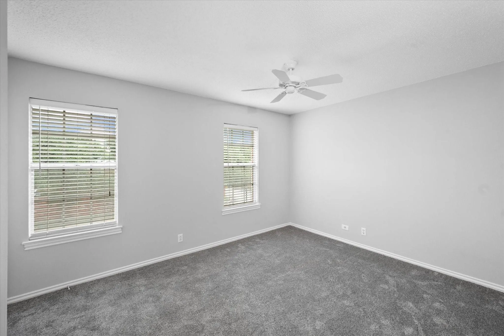 Townhouse For Rent in Tarrant County , 1095 Roaring Springs Road, Fort Worth, Texas 76114, 2 Bedroom, 2 Bathroom, Garage spaces, 1,156 Sqft, built in 1970, mls#21397473, Real Estate Agent in Fort Worth, Homes For Rent in Tarrant county, Homes For Rent in Fort Worth, Realtor in Fort Worth Texas, Real Estate Brokerage Independent Realty Texas, Luminita Cordes Realtor