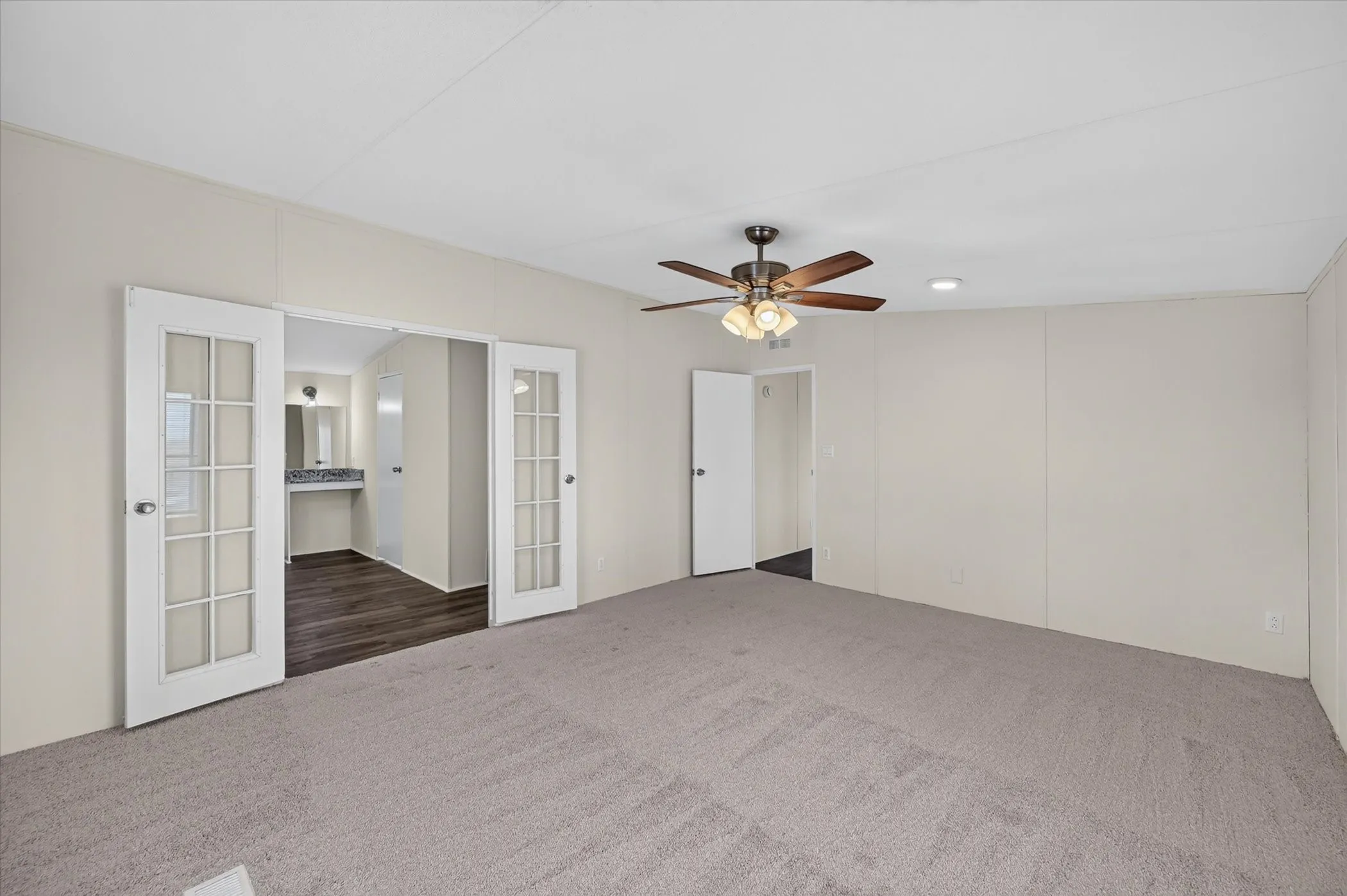 Manufactured Home For Sale in Wise County , 246 Private Road 4443, Rhome, Texas 76078, 3 Bedroom, 2 Bathroom, Garage spaces, 1,624 Sqft, built in 1999, mls#21397485, Real Estate Agent in Rhome, Homes For Sale in Wise county, Homes For Sale in Rhome, Realtor in Rhome Texas, Real Estate Brokerage Independent Realty Texas, Luminita Cordes Realtor