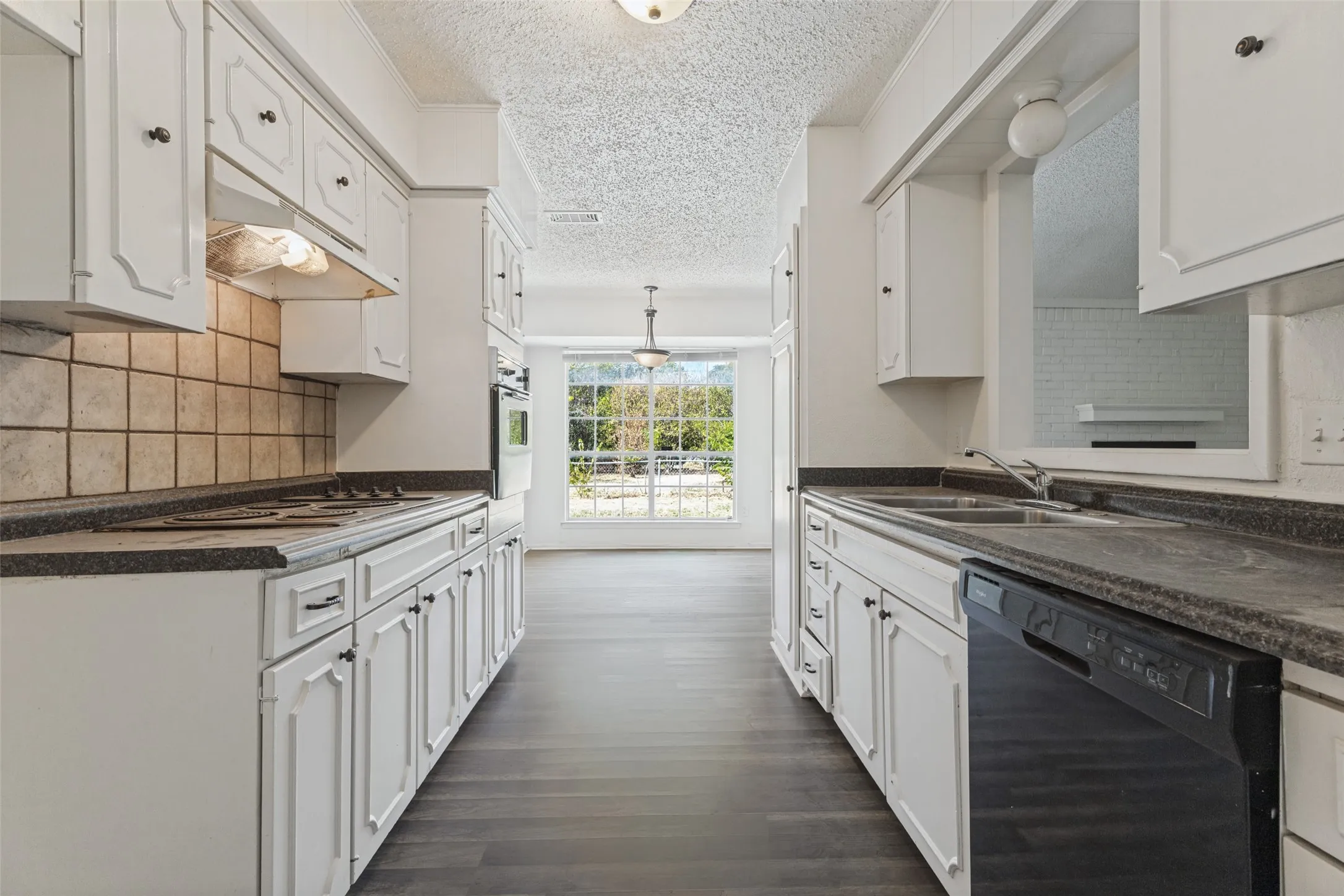 Single Family Residence For Rent in Johnson County , 125 N Jessup Street, Alvarado, Texas 76009, 4 Bedroom, 2 Bathroom, 2 Garage spaces, 1,646 Sqft, built in 1983, mls#21397497, Real Estate Agent in Alvarado, Homes For Rent in Johnson county, Homes For Rent in Alvarado, Realtor in Alvarado Texas, Real Estate Brokerage Independent Realty Texas, Luminita Cordes Realtor
