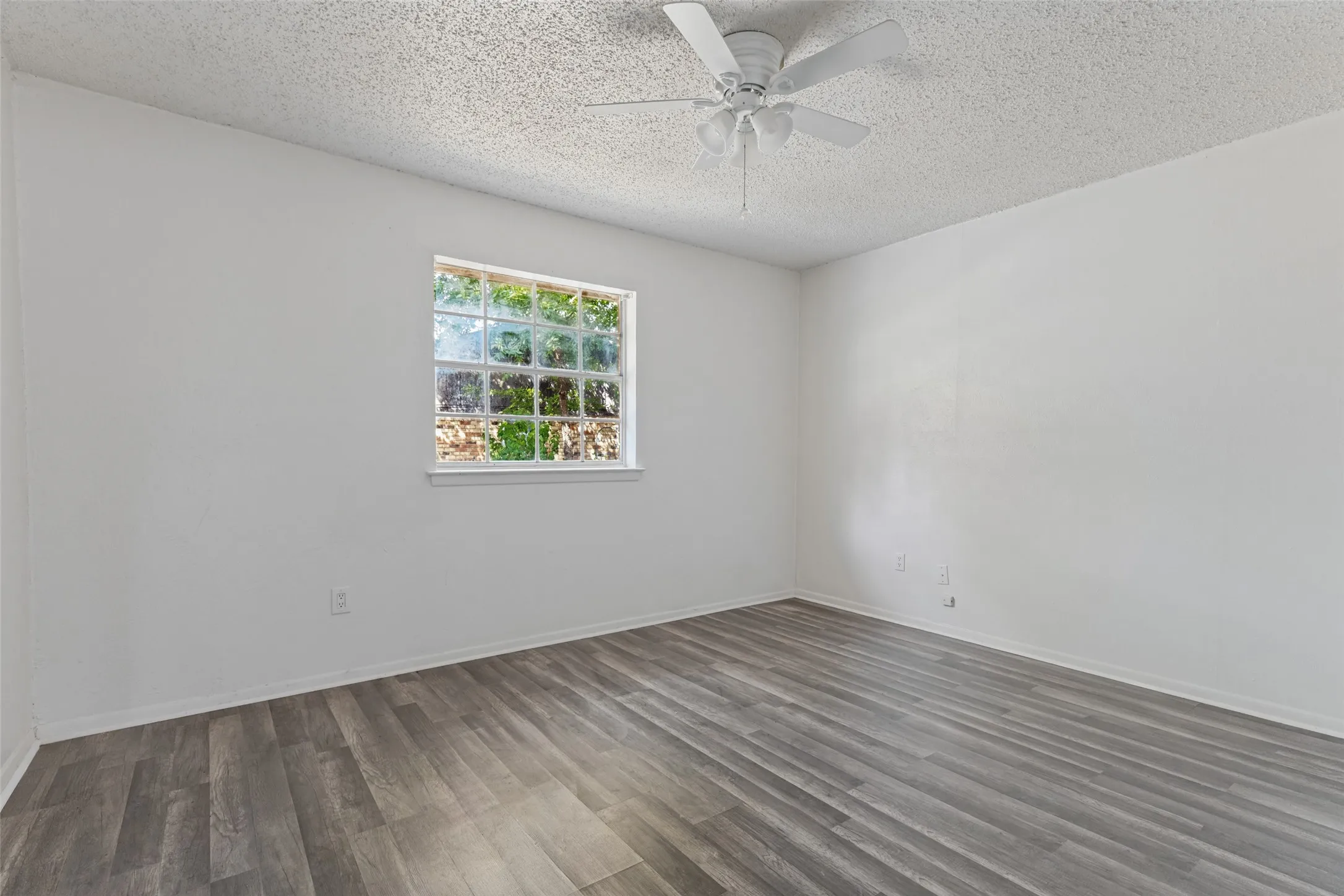Single Family Residence For Rent in Johnson County , 125 N Jessup Street, Alvarado, Texas 76009, 4 Bedroom, 2 Bathroom, 2 Garage spaces, 1,646 Sqft, built in 1983, mls#21397497, Real Estate Agent in Alvarado, Homes For Rent in Johnson county, Homes For Rent in Alvarado, Realtor in Alvarado Texas, Real Estate Brokerage Independent Realty Texas, Luminita Cordes Realtor