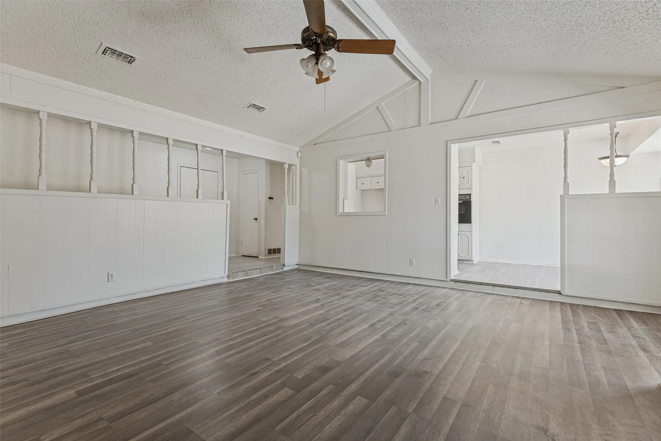 Single Family Residence For Rent in Johnson County , 125 N Jessup Street, Alvarado, Texas 76009, 4 Bedroom, 2 Bathroom, 2 Garage spaces, 1,646 Sqft, built in 1983, mls#21397497, Real Estate Agent in Alvarado, Homes For Rent in Johnson county, Homes For Rent in Alvarado, Realtor in Alvarado Texas, Real Estate Brokerage Independent Realty Texas, Luminita Cordes Realtor