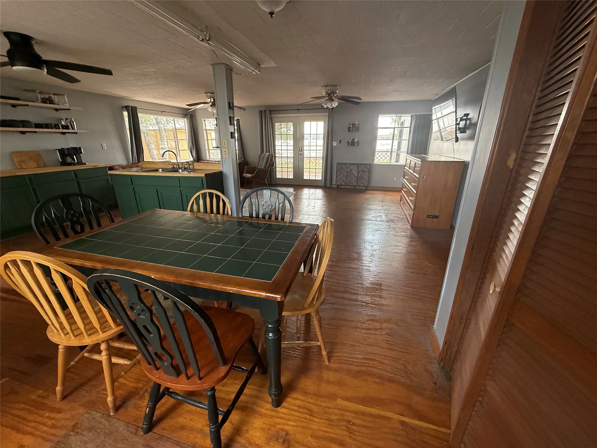 Single Family Residence For Sale in Brown County , 3460 Bounding Main Drive, May, Texas 76857, 2 Bedroom, 1 Bathroom, Garage spaces, 1,062 Sqft, built in 1992, mls#21397500, Real Estate Agent in May, Homes For Sale in Brown county, Homes For Sale in May, Realtor in May Texas, Real Estate Brokerage Independent Realty Texas, Luminita Cordes Realtor