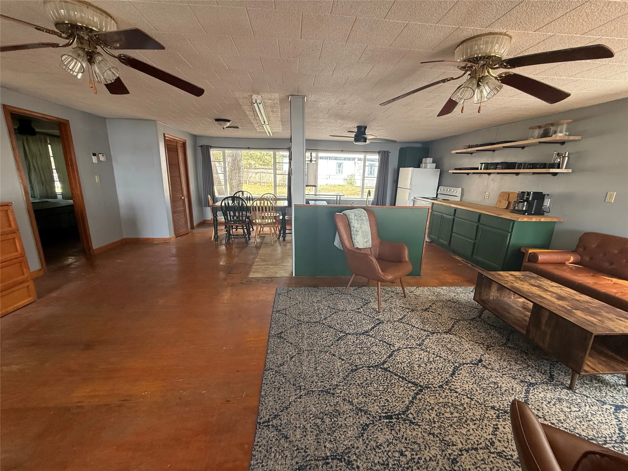 Single Family Residence For Sale in Brown County , 3460 Bounding Main Drive, May, Texas 76857, 2 Bedroom, 1 Bathroom, Garage spaces, 1,062 Sqft, built in 1992, mls#21397500, Real Estate Agent in May, Homes For Sale in Brown county, Homes For Sale in May, Realtor in May Texas, Real Estate Brokerage Independent Realty Texas, Luminita Cordes Realtor