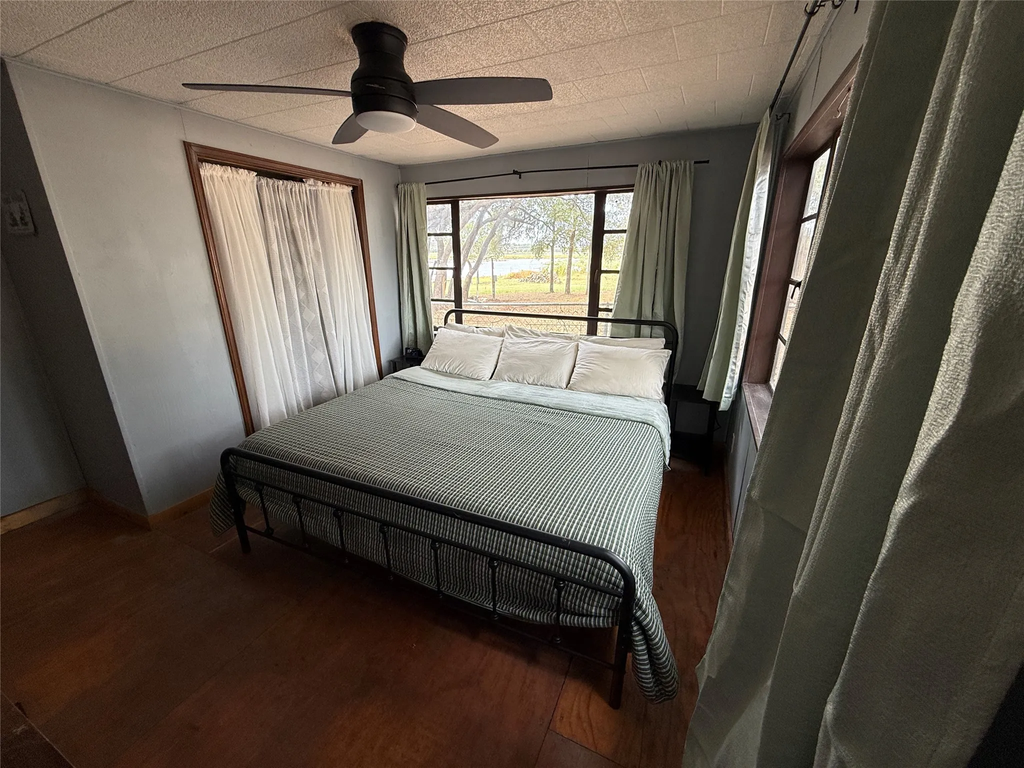Single Family Residence For Sale in Brown County , 3460 Bounding Main Drive, May, Texas 76857, 2 Bedroom, 1 Bathroom, Garage spaces, 1,062 Sqft, built in 1992, mls#21397500, Real Estate Agent in May, Homes For Sale in Brown county, Homes For Sale in May, Realtor in May Texas, Real Estate Brokerage Independent Realty Texas, Luminita Cordes Realtor