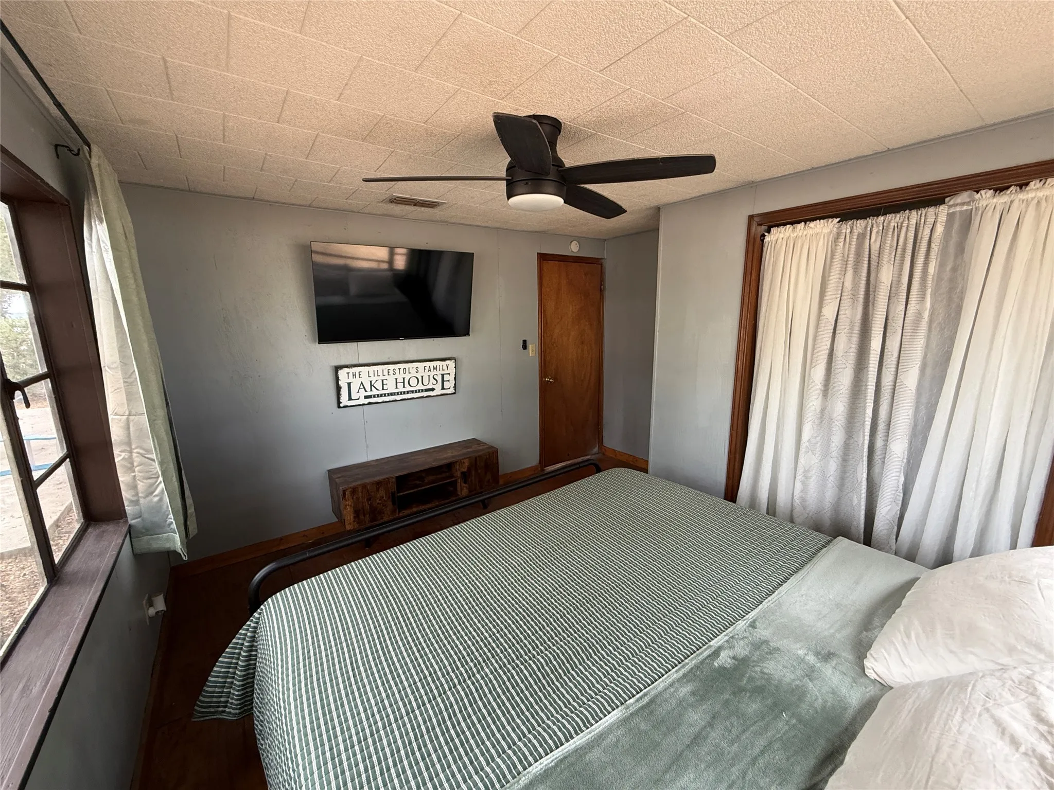 Single Family Residence For Sale in Brown County , 3460 Bounding Main Drive, May, Texas 76857, 2 Bedroom, 1 Bathroom, Garage spaces, 1,062 Sqft, built in 1992, mls#21397500, Real Estate Agent in May, Homes For Sale in Brown county, Homes For Sale in May, Realtor in May Texas, Real Estate Brokerage Independent Realty Texas, Luminita Cordes Realtor