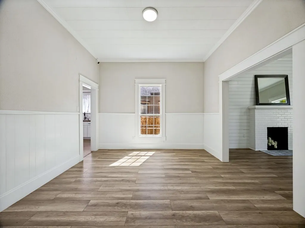 Single Family Residence For Rent in Grayson County , 917 W Sears Street, Denison, Texas 75020, 3 Bedroom, 1 Bathroom, Garage spaces, 1,197 Sqft, built in 1880, mls#21397501, Real Estate Agent in Denison, Homes For Rent in Grayson county, Homes For Rent in Denison, Realtor in Denison Texas, Real Estate Brokerage Independent Realty Texas, Luminita Cordes Realtor