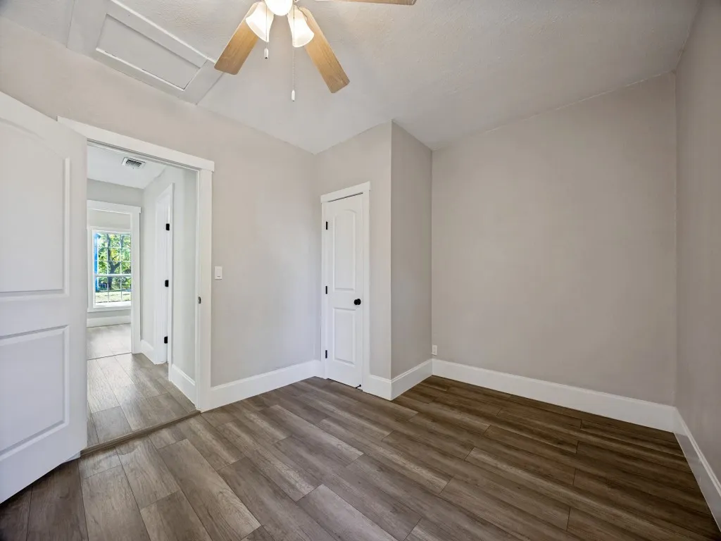 Single Family Residence For Rent in Grayson County , 917 W Sears Street, Denison, Texas 75020, 3 Bedroom, 1 Bathroom, Garage spaces, 1,197 Sqft, built in 1880, mls#21397501, Real Estate Agent in Denison, Homes For Rent in Grayson county, Homes For Rent in Denison, Realtor in Denison Texas, Real Estate Brokerage Independent Realty Texas, Luminita Cordes Realtor