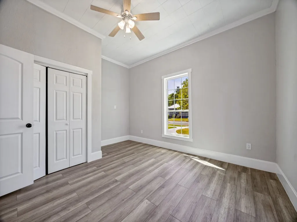 Single Family Residence For Rent in Grayson County , 917 W Sears Street, Denison, Texas 75020, 3 Bedroom, 1 Bathroom, Garage spaces, 1,197 Sqft, built in 1880, mls#21397501, Real Estate Agent in Denison, Homes For Rent in Grayson county, Homes For Rent in Denison, Realtor in Denison Texas, Real Estate Brokerage Independent Realty Texas, Luminita Cordes Realtor