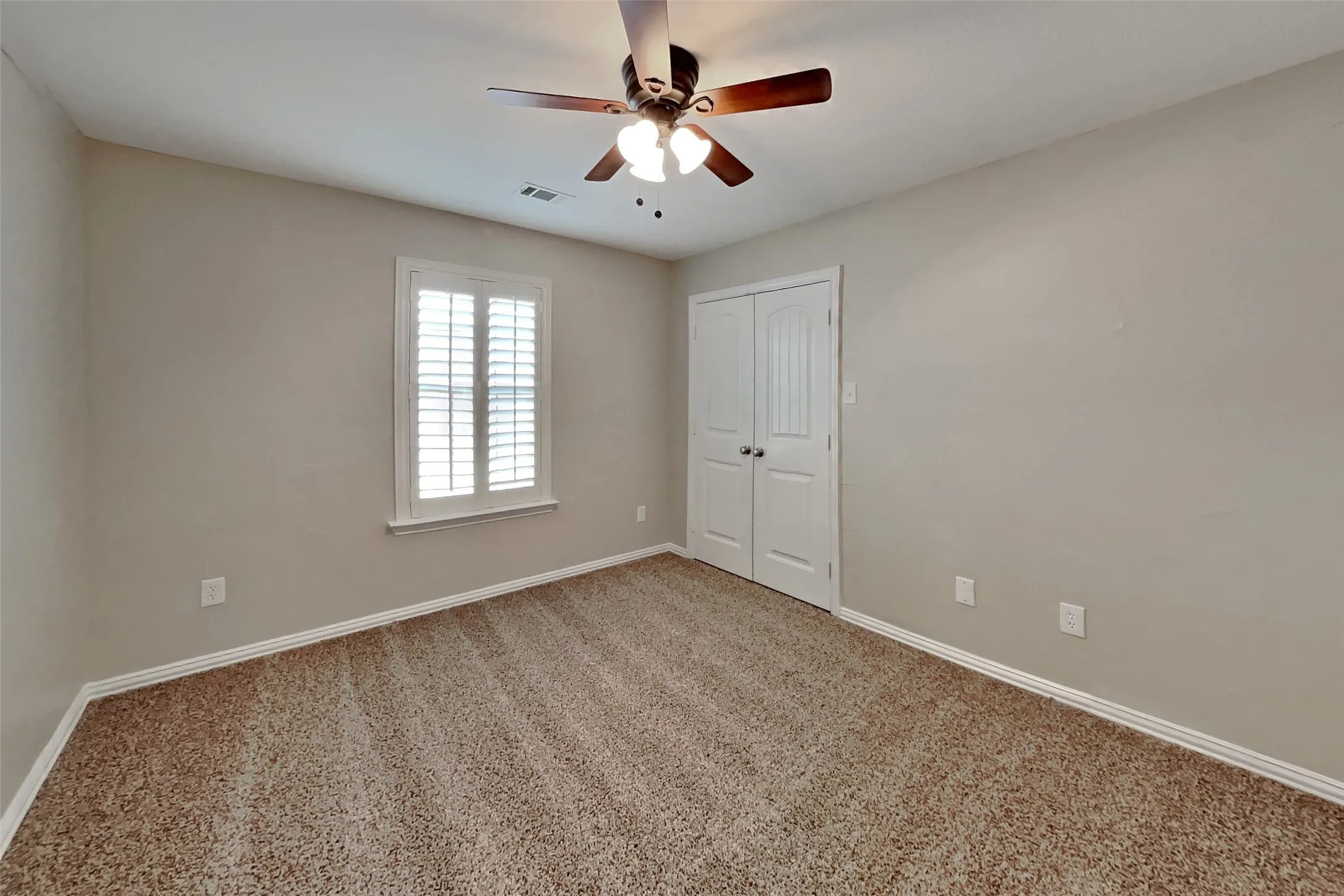 Single Family Residence For Rent in Tarrant County , 4945 Wild Oats Drive, Fort Worth, Texas 76179, 3 Bedroom, 2 Bathroom, 2 Garage spaces, 1,546 Sqft, built in 2010, mls#21397493, Real Estate Agent in Fort Worth, Homes For Rent in Tarrant county, Homes For Rent in Fort Worth, Realtor in Fort Worth Texas, Real Estate Brokerage Independent Realty Texas, Luminita Cordes Realtor