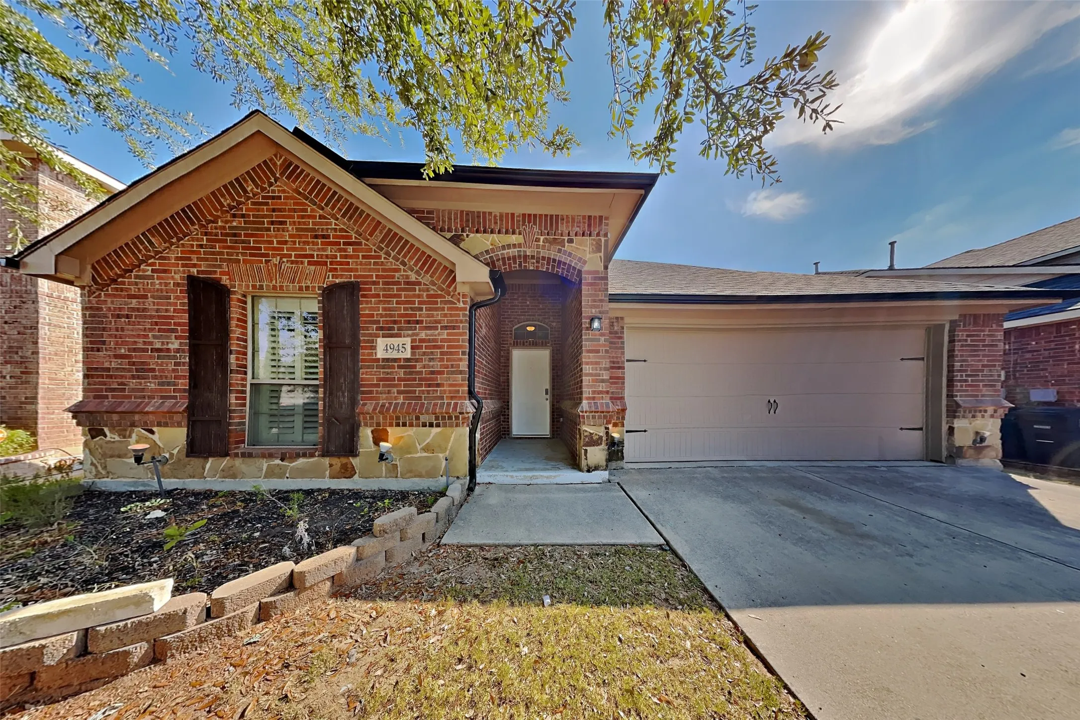 Single Family Residence For Rent in Tarrant County , 4945 Wild Oats Drive, Fort Worth, Texas 76179, 3 Bedroom, 2 Bathroom, 2 Garage spaces, 1,546 Sqft, built in 2010, mls#21397493, Real Estate Agent in Fort Worth, Homes For Rent in Tarrant county, Homes For Rent in Fort Worth, Realtor in Fort Worth Texas, Real Estate Brokerage Independent Realty Texas, Luminita Cordes Realtor