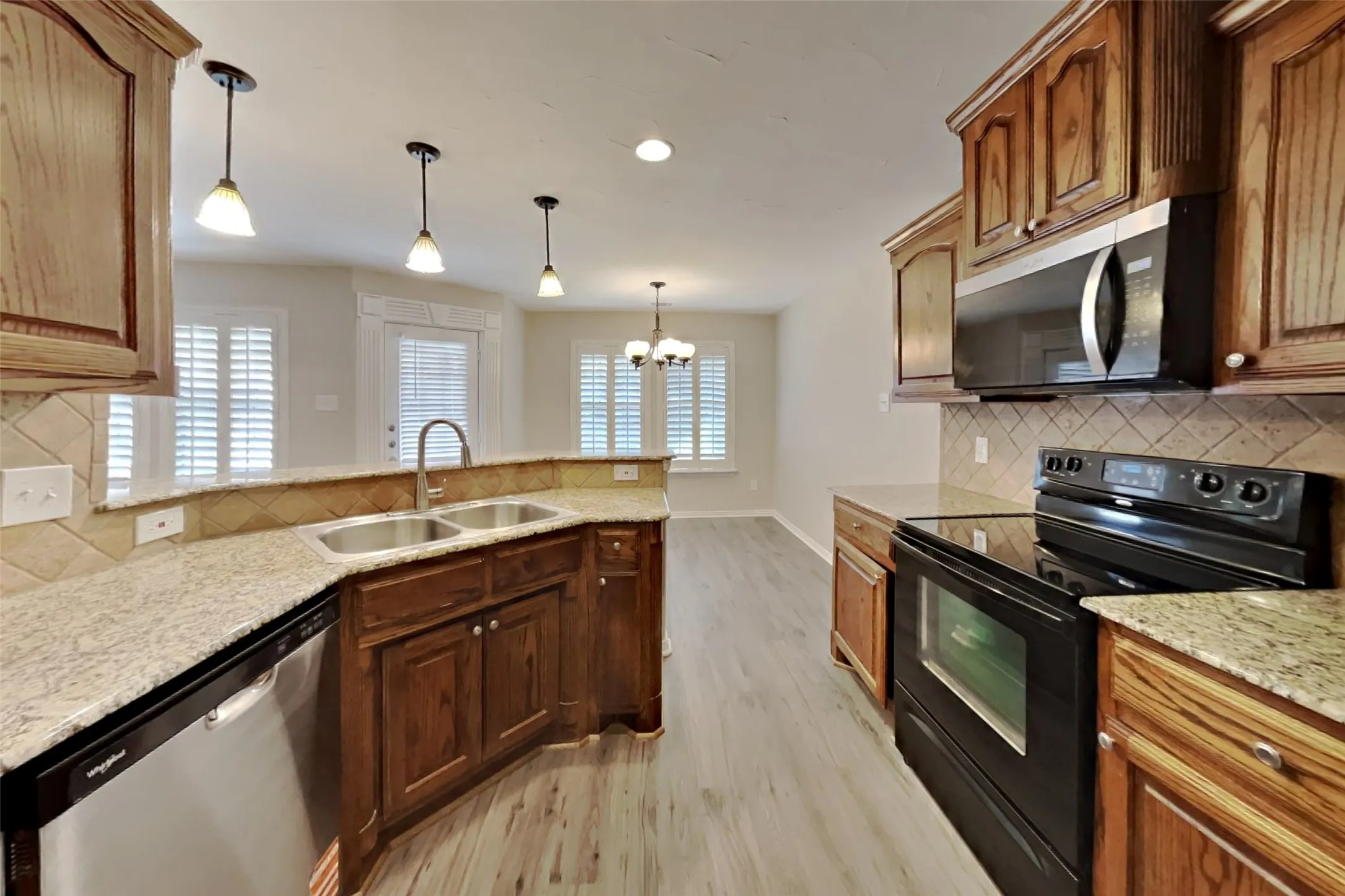 Single Family Residence For Rent in Tarrant County , 4945 Wild Oats Drive, Fort Worth, Texas 76179, 3 Bedroom, 2 Bathroom, 2 Garage spaces, 1,546 Sqft, built in 2010, mls#21397493, Real Estate Agent in Fort Worth, Homes For Rent in Tarrant county, Homes For Rent in Fort Worth, Realtor in Fort Worth Texas, Real Estate Brokerage Independent Realty Texas, Luminita Cordes Realtor