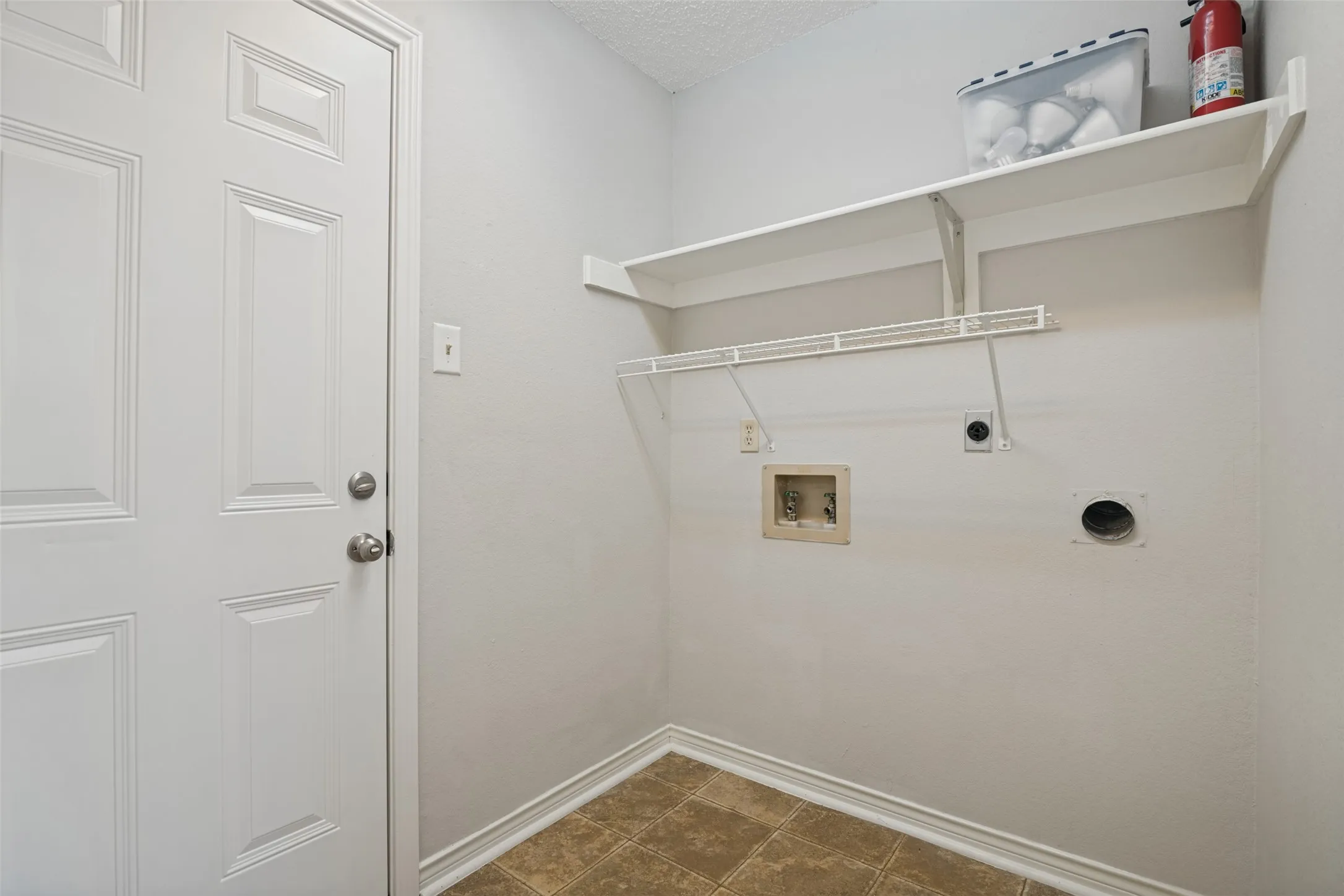 Single Family Residence For Sale in Collin County , 3801 Suffolk Lane, Plano, Texas 75023, 3 Bedroom, 2 Bathroom, 2 Garage spaces, 1,604 Sqft, built in 1988, mls#21397508, Real Estate Agent in Plano, Homes For Sale in Collin county, Homes For Sale in Plano, Realtor in Plano Texas, Real Estate Brokerage Independent Realty Texas, Luminita Cordes Realtor