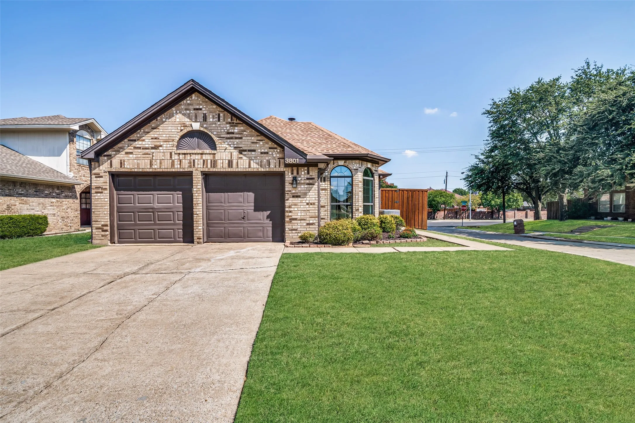 Single Family Residence For Sale in Collin County , 3801 Suffolk Lane, Plano, Texas 75023, 3 Bedroom, 2 Bathroom, 2 Garage spaces, 1,604 Sqft, built in 1988, mls#21397508, Real Estate Agent in Plano, Homes For Sale in Collin county, Homes For Sale in Plano, Realtor in Plano Texas, Real Estate Brokerage Independent Realty Texas, Luminita Cordes Realtor
