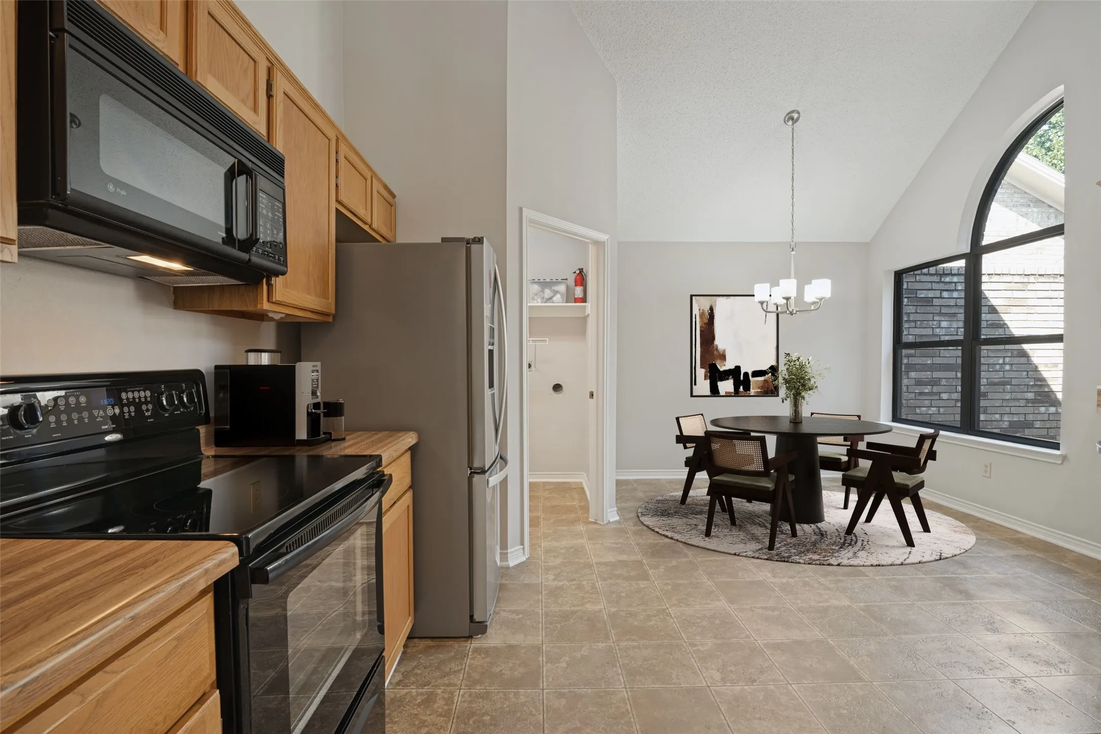 Single Family Residence For Sale in Collin County , 3801 Suffolk Lane, Plano, Texas 75023, 3 Bedroom, 2 Bathroom, 2 Garage spaces, 1,604 Sqft, built in 1988, mls#21397508, Real Estate Agent in Plano, Homes For Sale in Collin county, Homes For Sale in Plano, Realtor in Plano Texas, Real Estate Brokerage Independent Realty Texas, Luminita Cordes Realtor