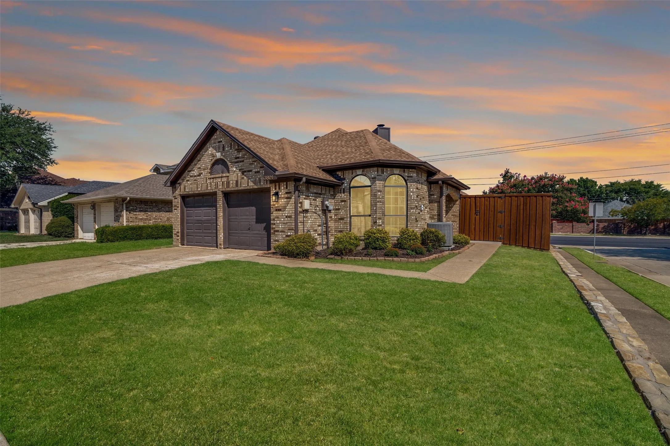 Single Family Residence For Sale in Collin County , 3801 Suffolk Lane, Plano, Texas 75023, 3 Bedroom, 2 Bathroom, 2 Garage spaces, 1,604 Sqft, built in 1988, mls#21397508, Real Estate Agent in Plano, Homes For Sale in Collin county, Homes For Sale in Plano, Realtor in Plano Texas, Real Estate Brokerage Independent Realty Texas, Luminita Cordes Realtor